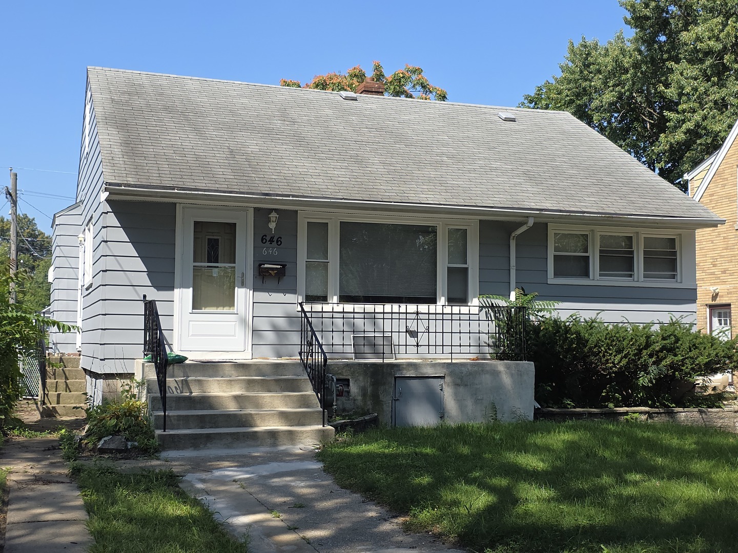 646 Mackinaw Avenue Property Photo 1