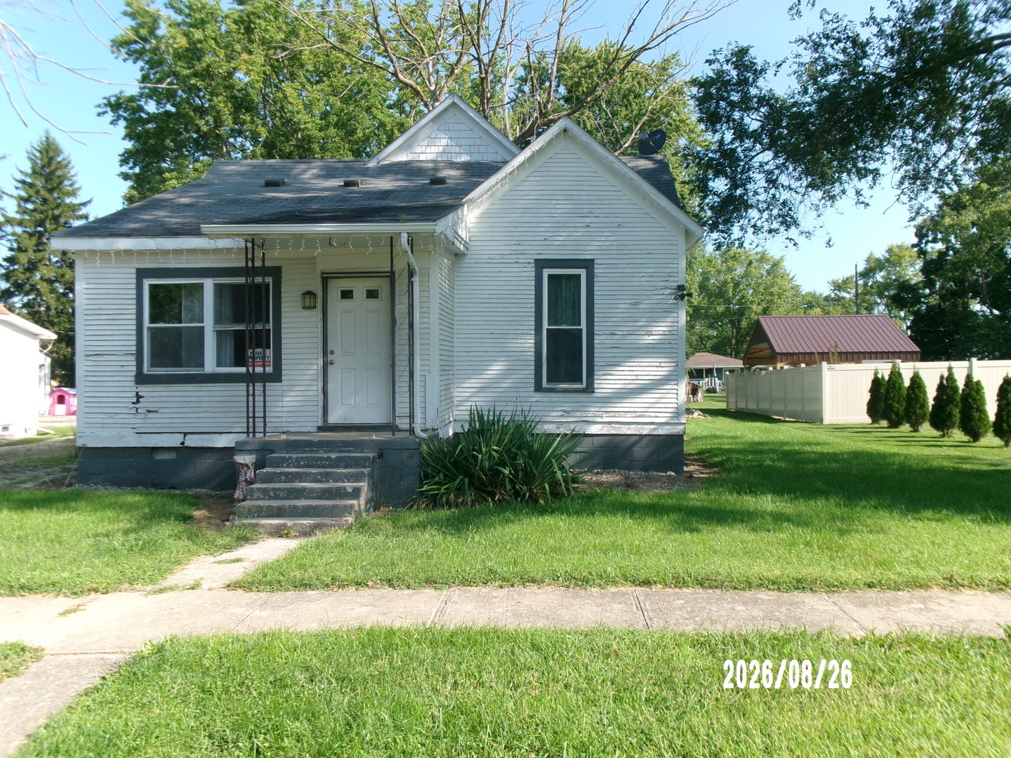 709 E Jones Street Property Photo 2