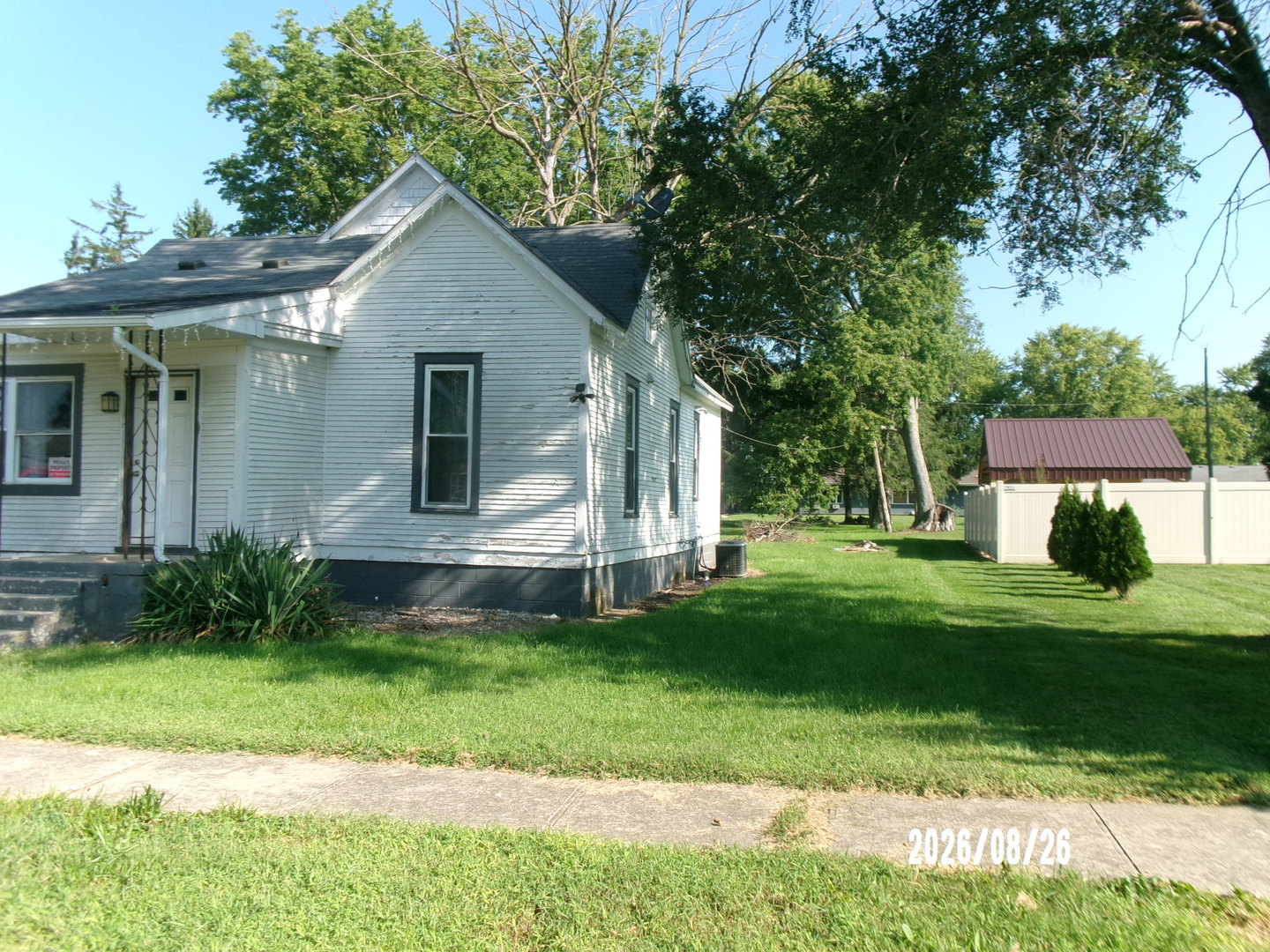 709 E Jones Street Property Photo 3