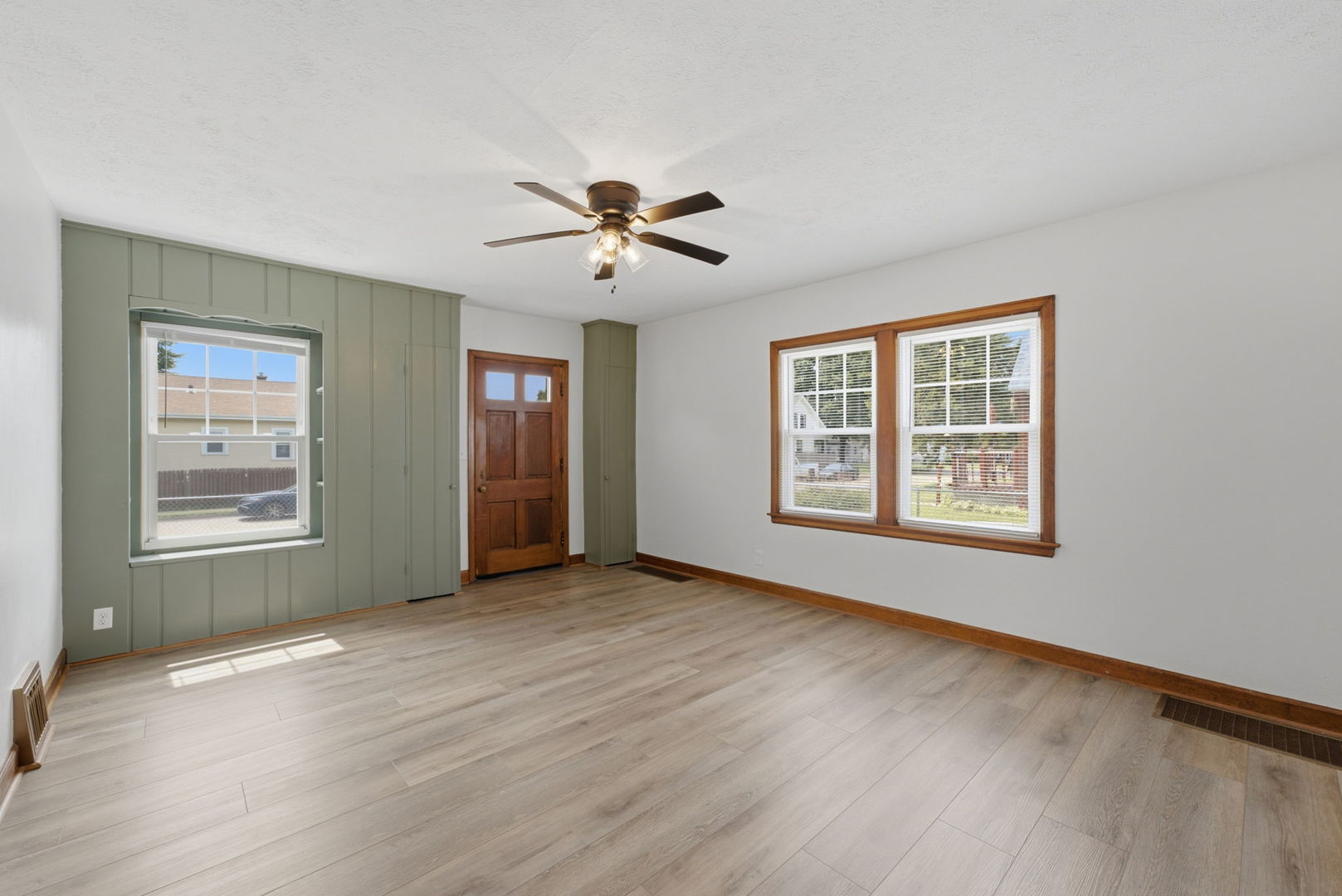 1804 W Pleasant Street Property Photo 6