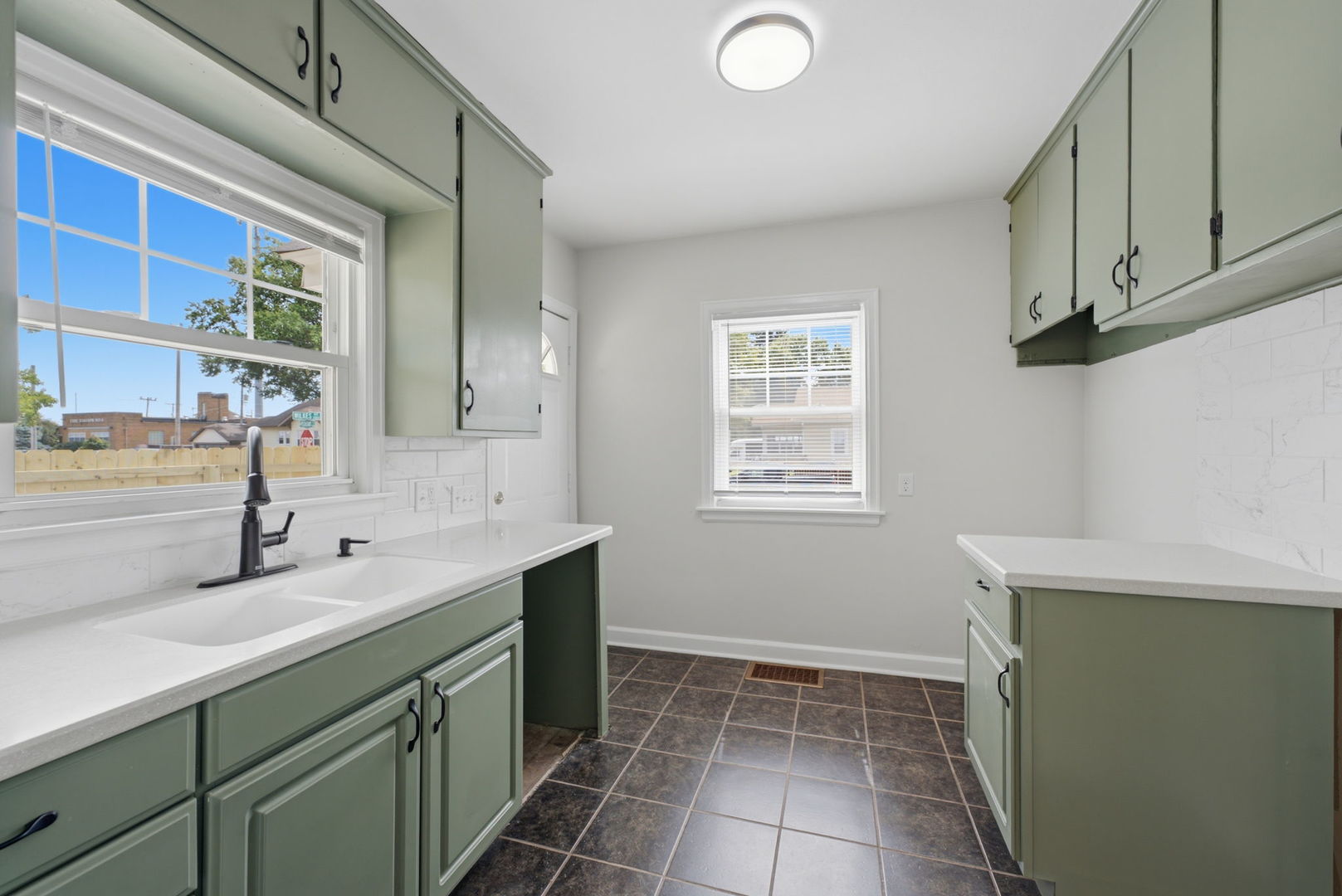 1804 W Pleasant Street Property Photo 11