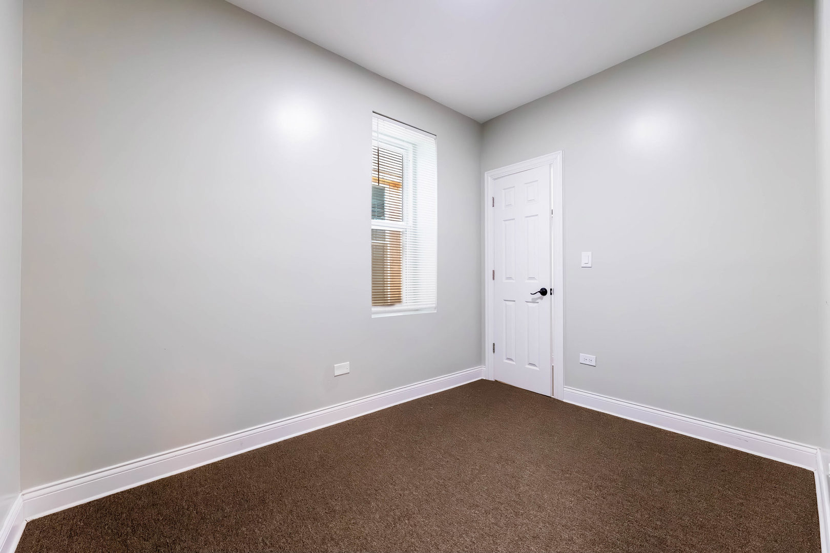 2746 W 47th Street Property Photo 6
