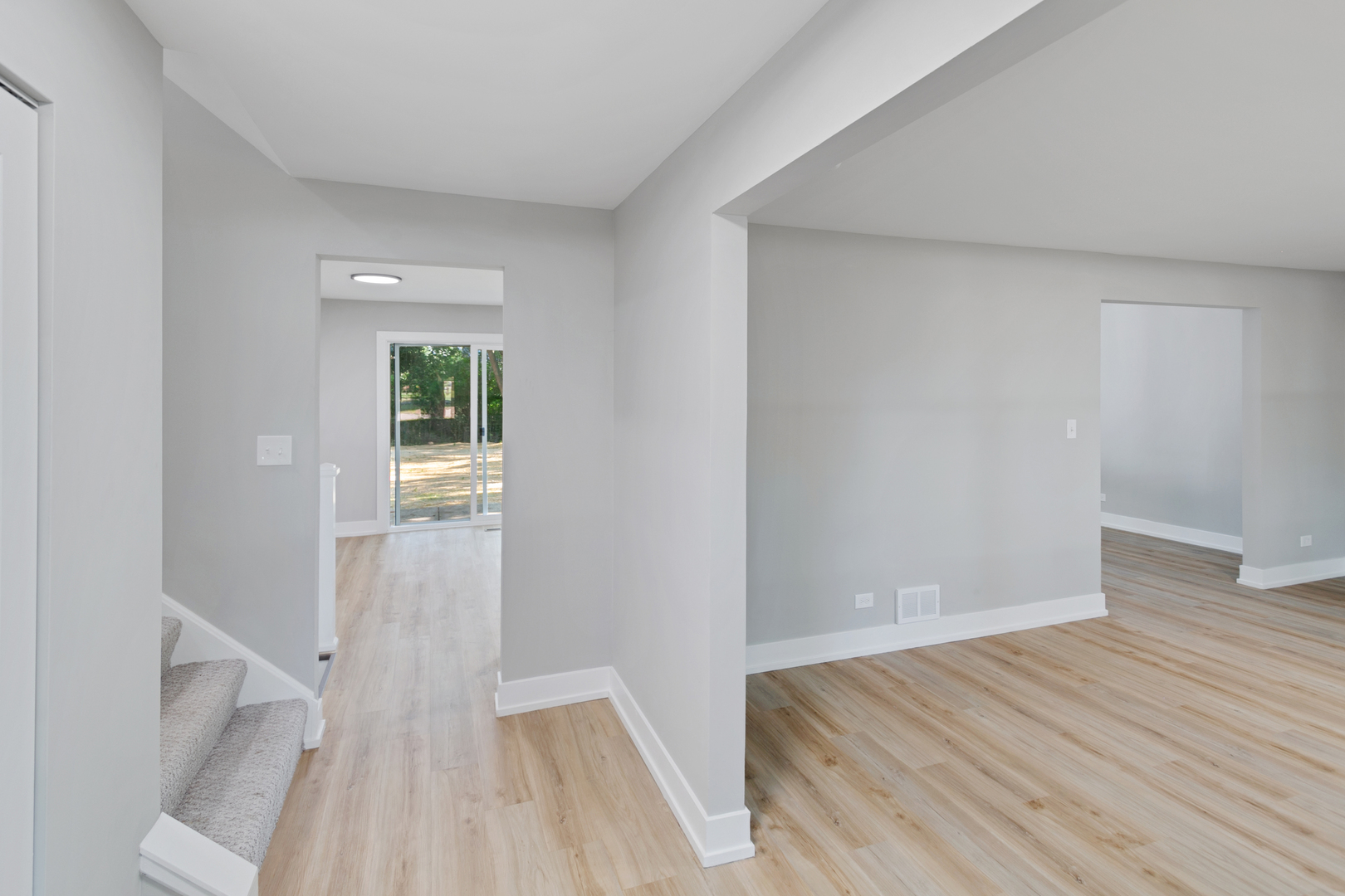28w555 Leverenz Road Property Photo 8