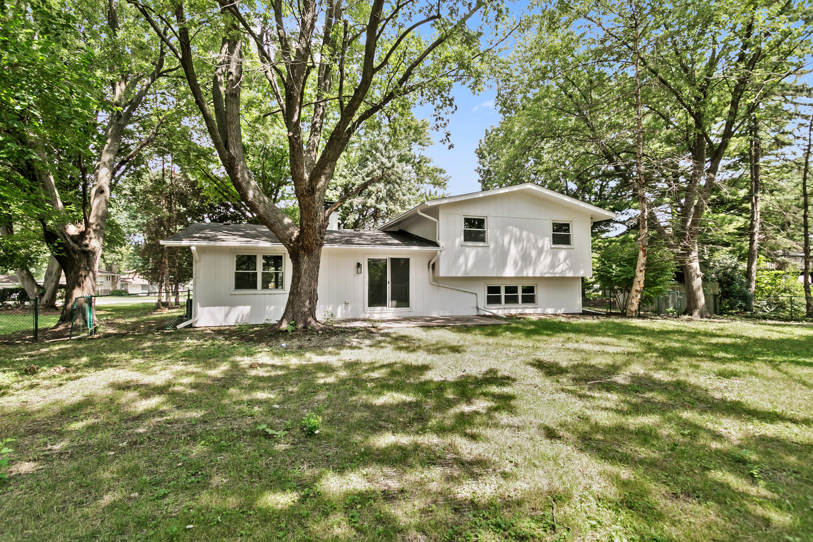 28w555 Leverenz Road Property Photo 17