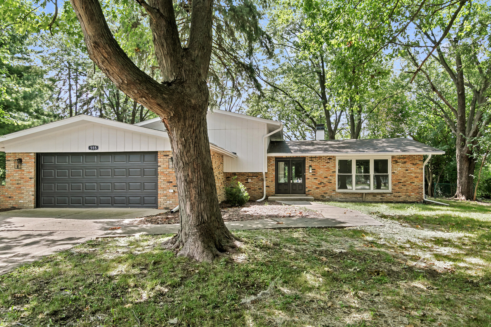 28w555 Leverenz Road Property Photo 19