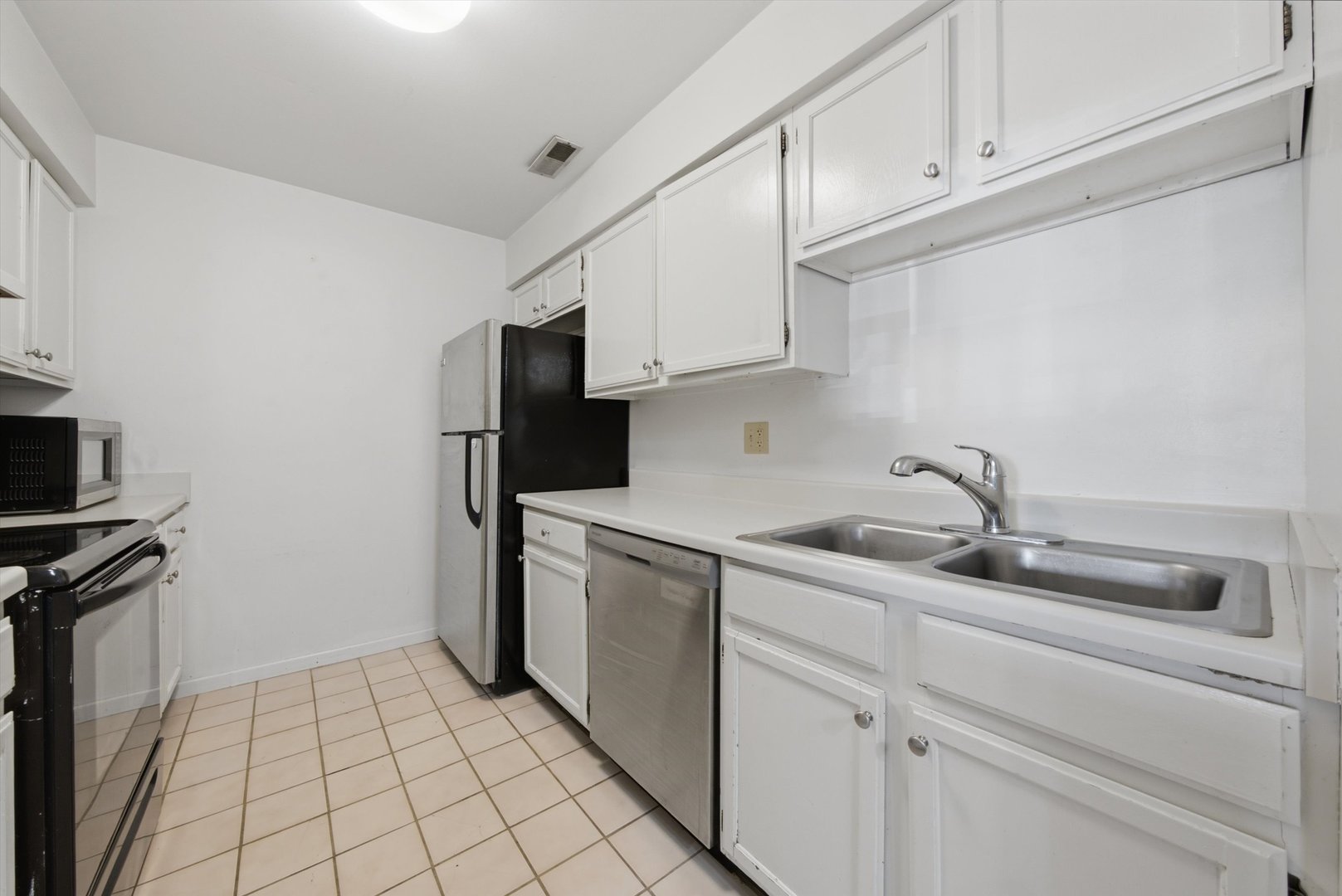 1422 Stonebridge Circle M5 Property Photo 7