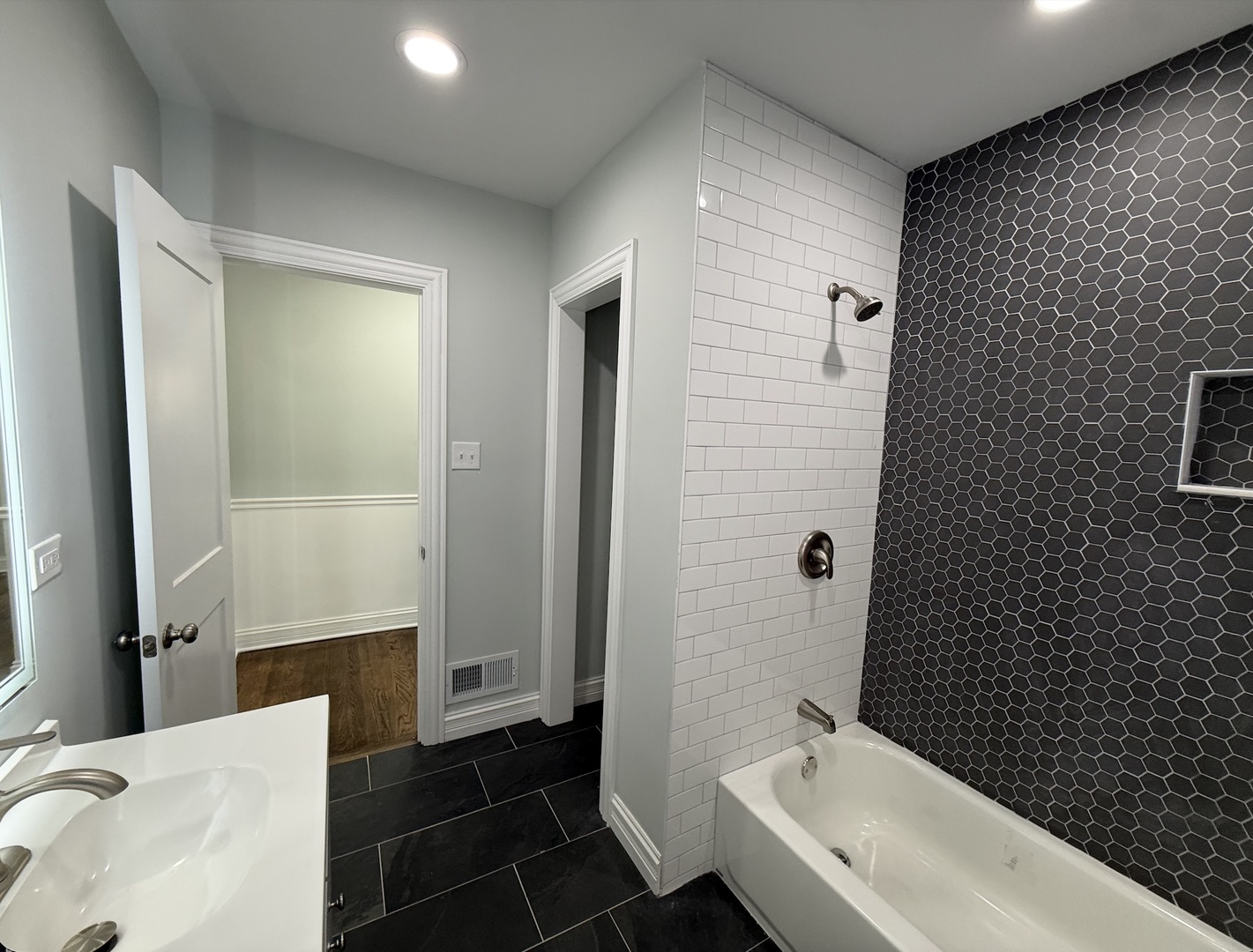 11056 S Sangamon Street Property Photo 2