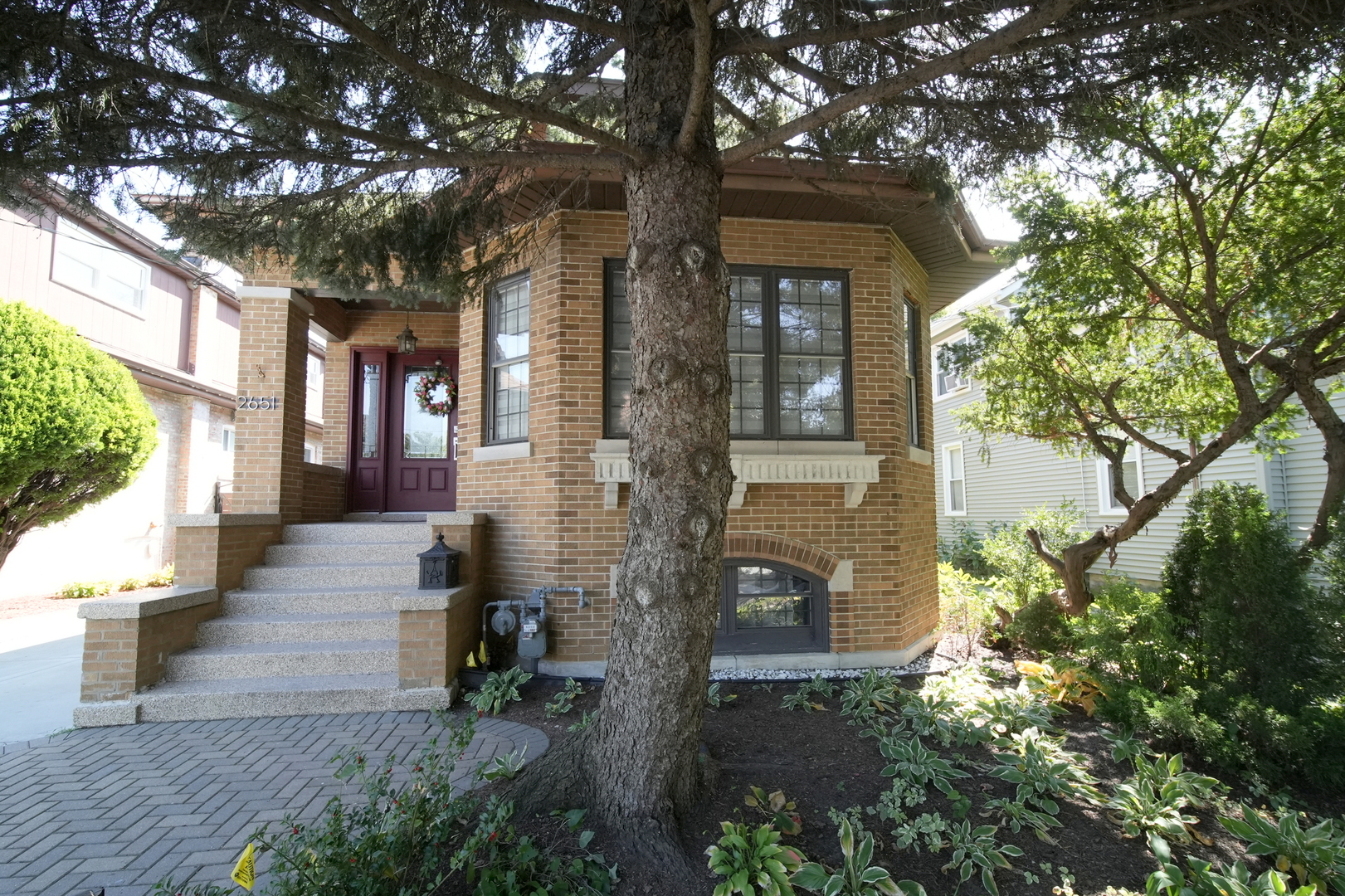 2651 Oak Street Property Photo 2