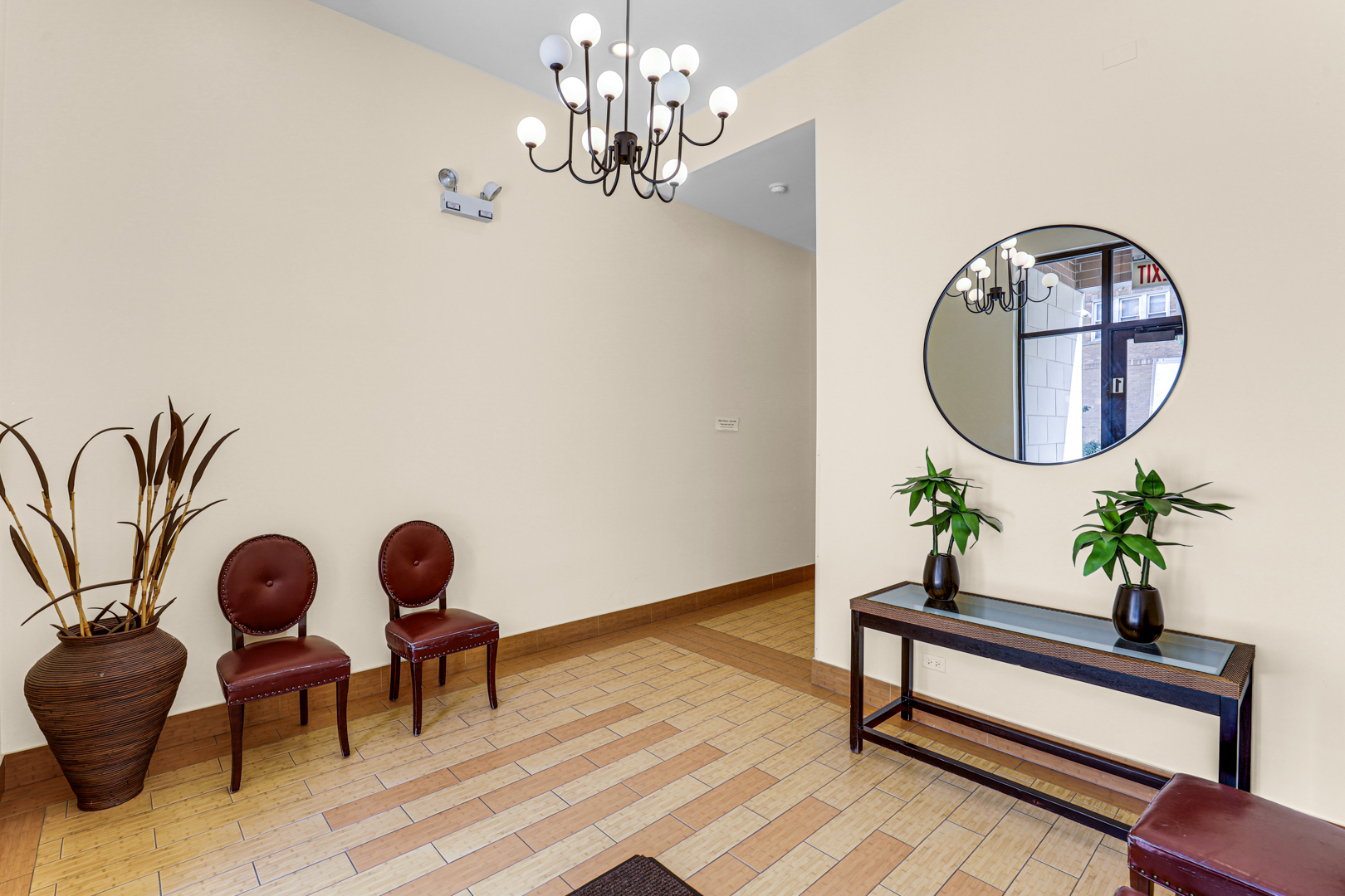 4755 N Washtenaw Avenue 209 Property Photo 3