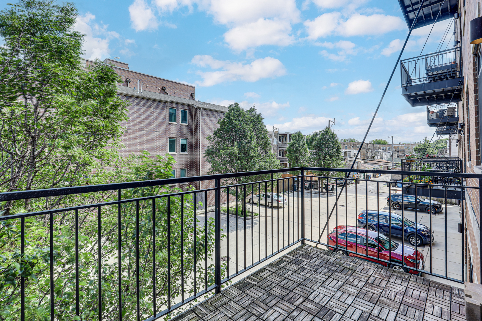4755 N Washtenaw Avenue 209 Property Photo 8