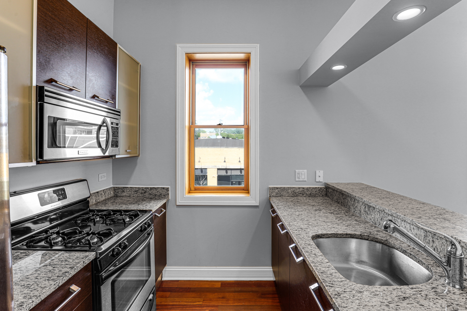 4755 N Washtenaw Avenue 209 Property Photo 13