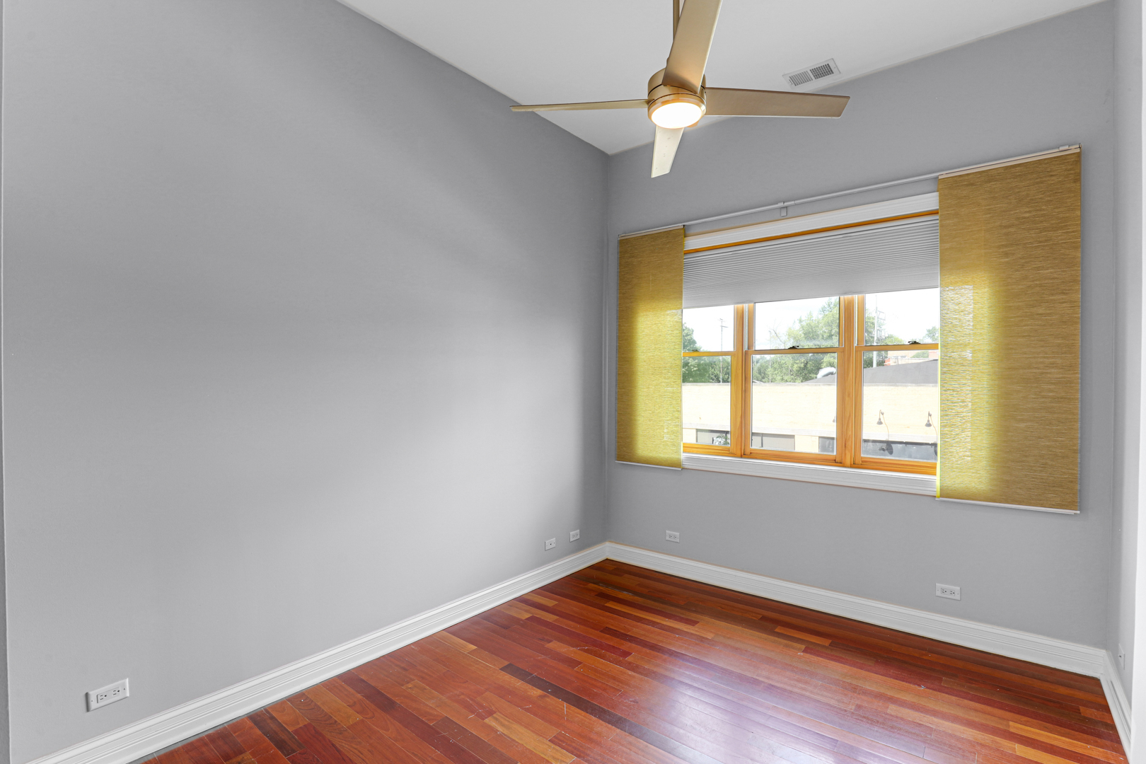 4755 N Washtenaw Avenue 209 Property Photo 19