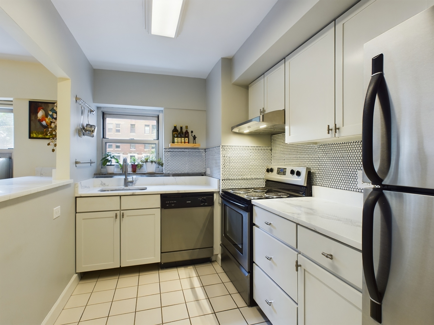 4980 N Marine Drive 432 Property Photo 5
