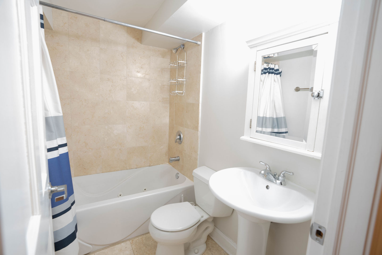 3057 W Grace Street G Property Photo 6