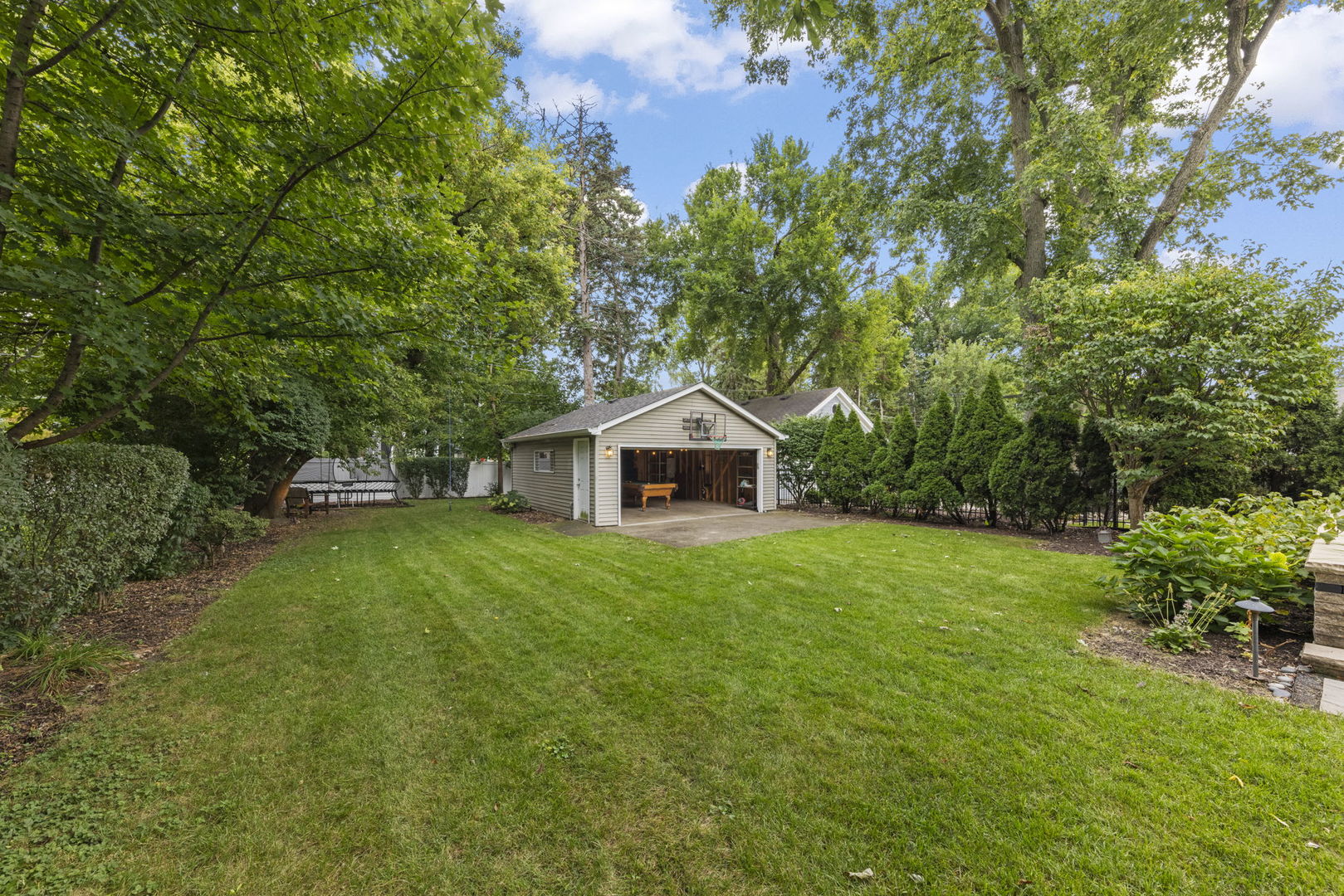 133 N Clinton Avenue Property Photo 32