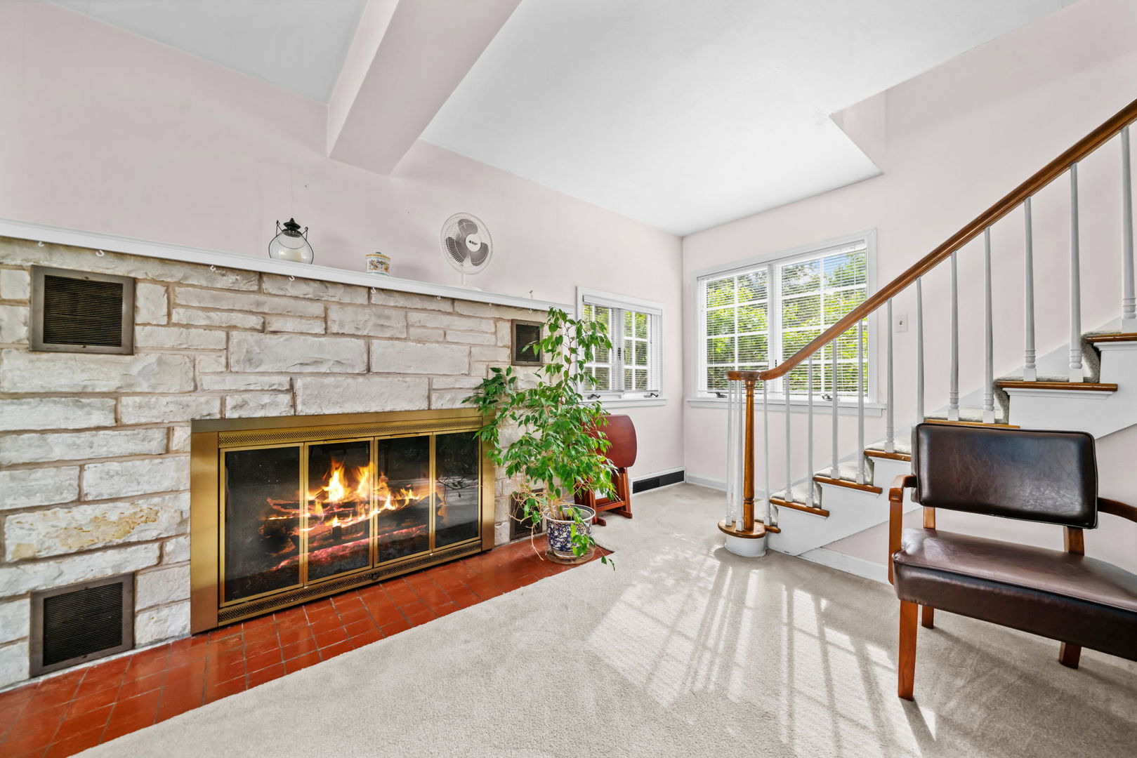 571 W Rockton Road Property Photo 7
