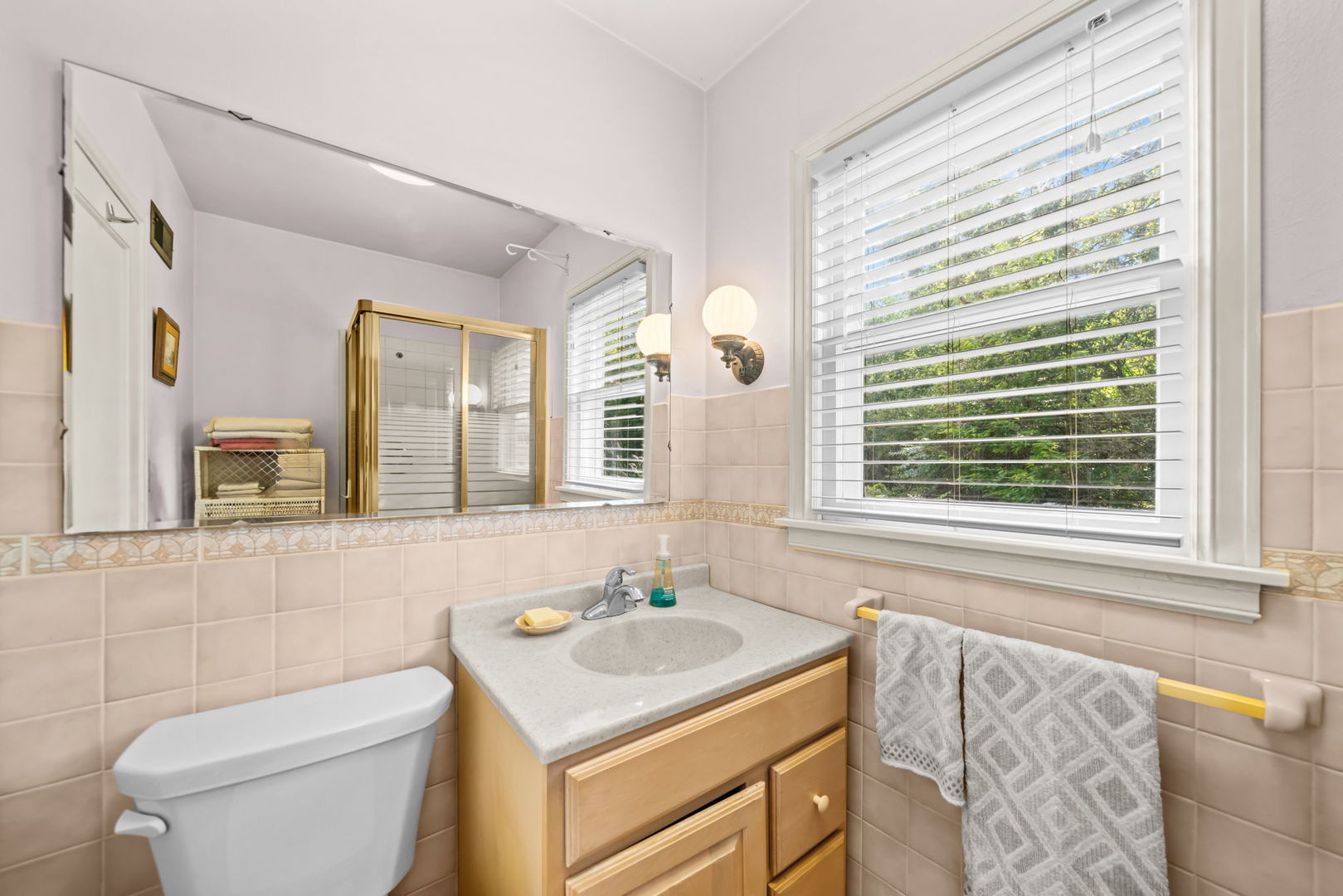 571 W Rockton Road Property Photo 19