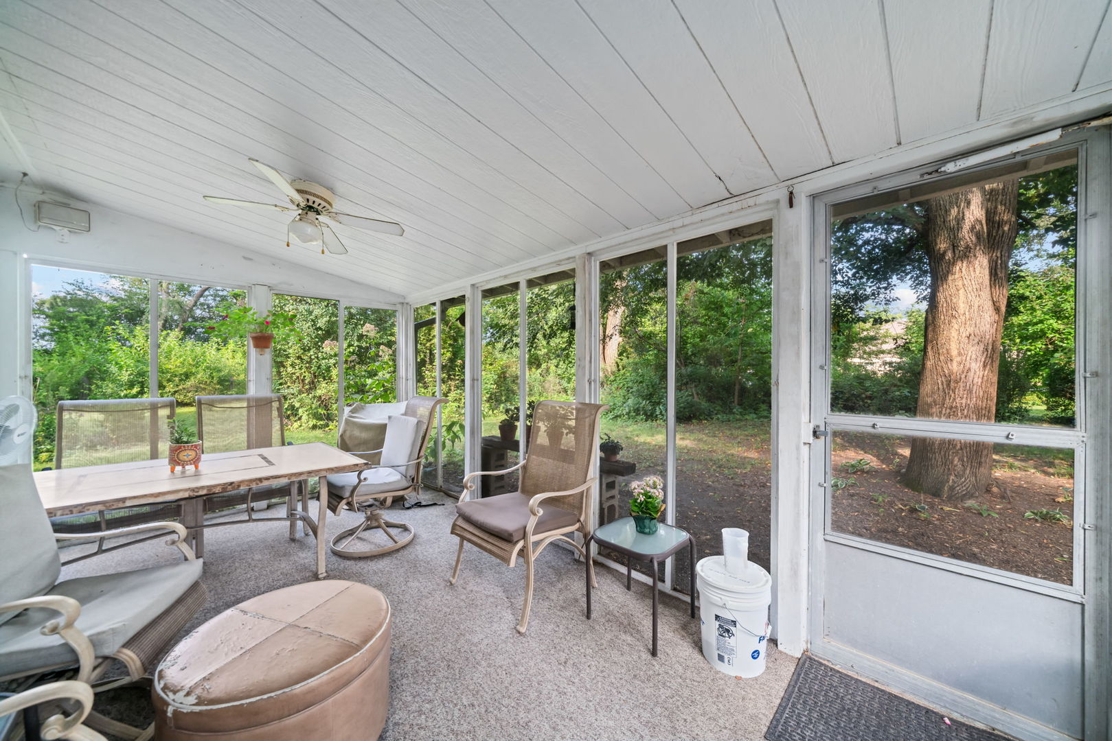 571 W Rockton Road Property Photo 28