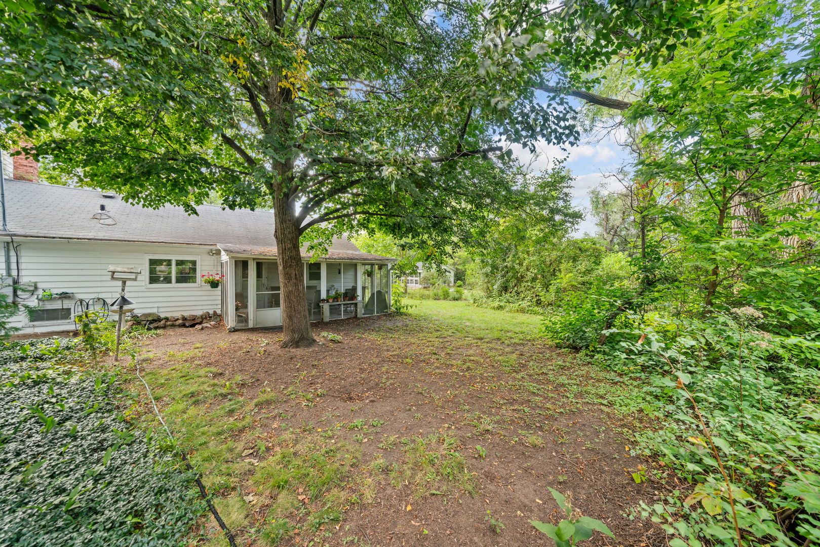 571 W Rockton Road Property Photo 29