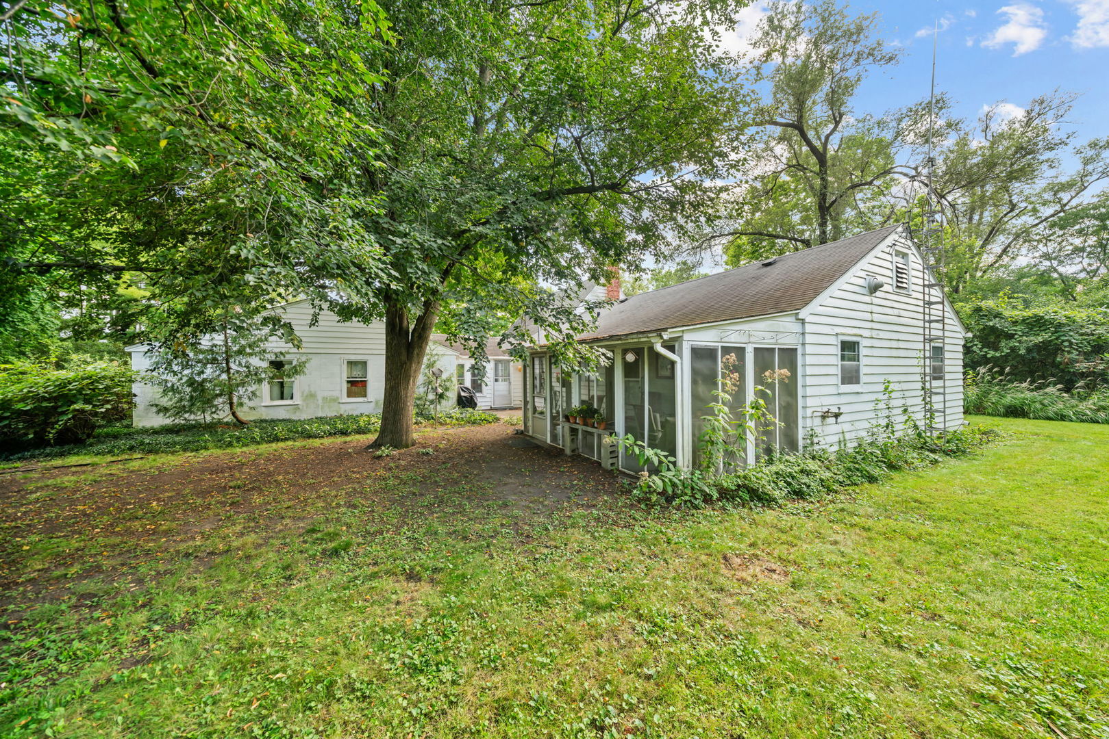 571 W Rockton Road Property Photo 30