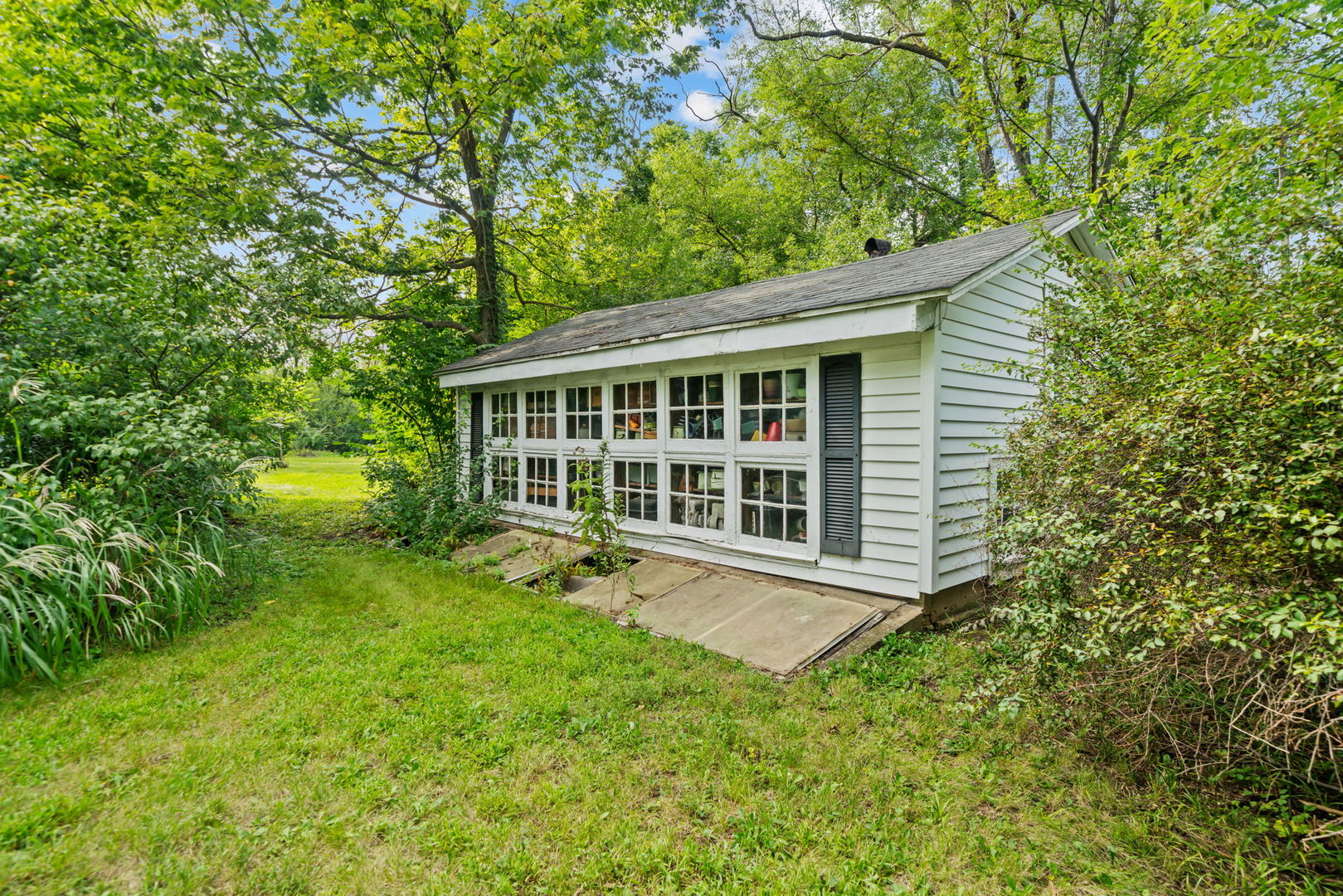 571 W Rockton Road Property Photo 32