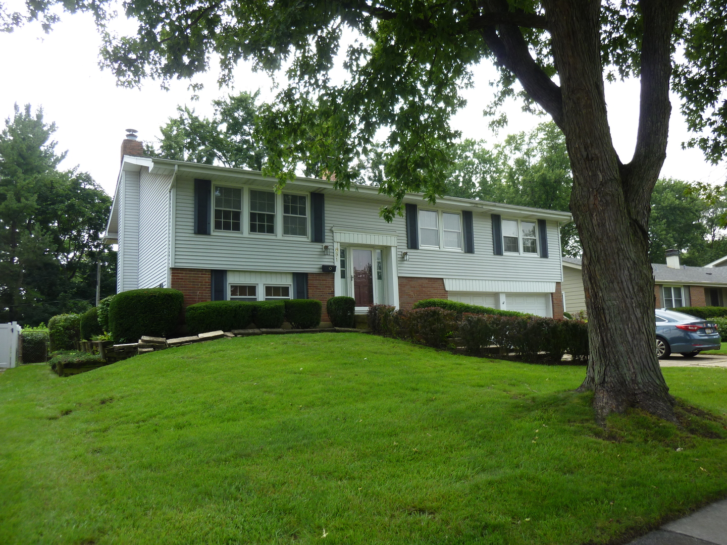 21w651 Glen Valley Drive Property Photo 1