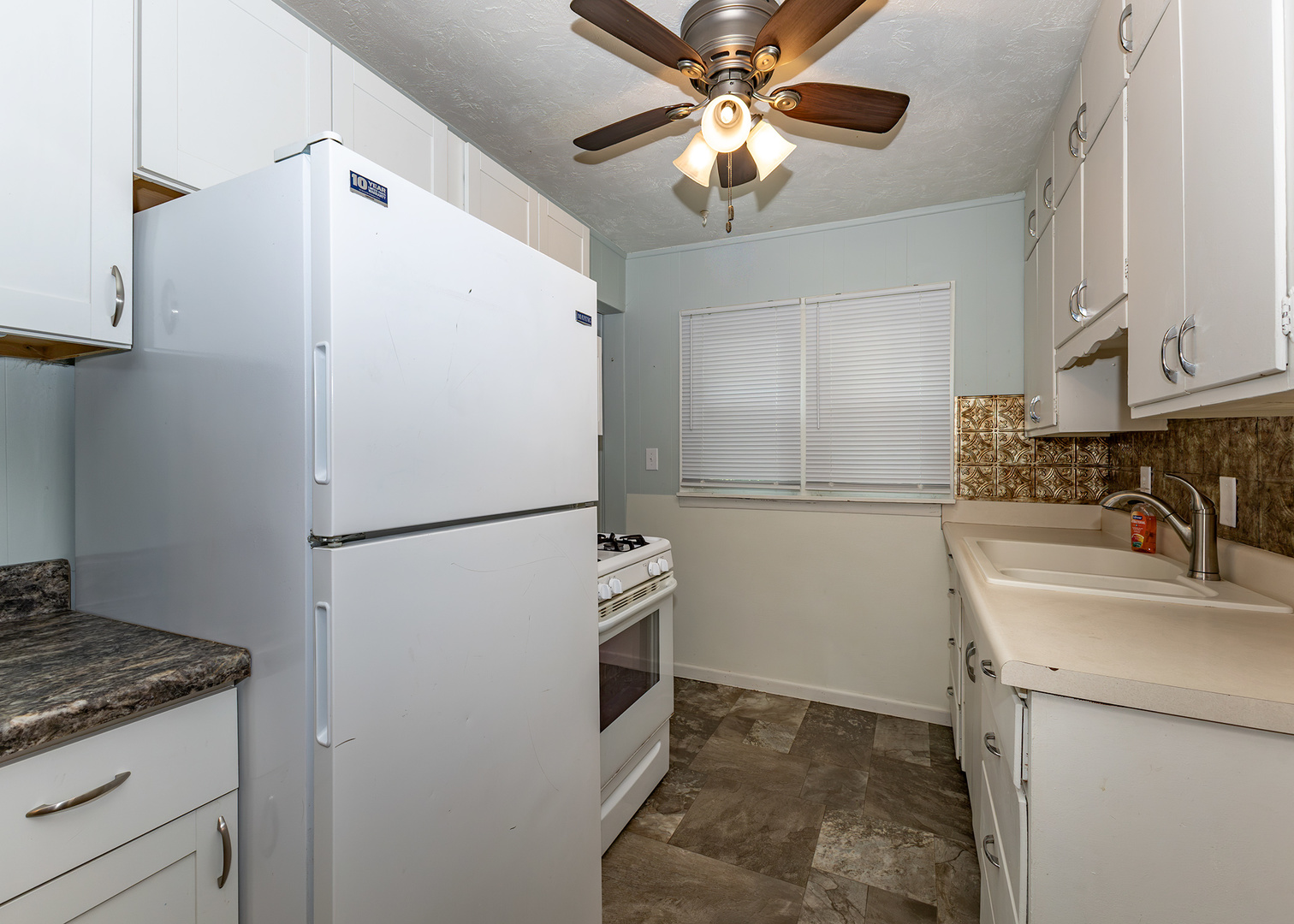 408 10th Avenue Property Photo 7