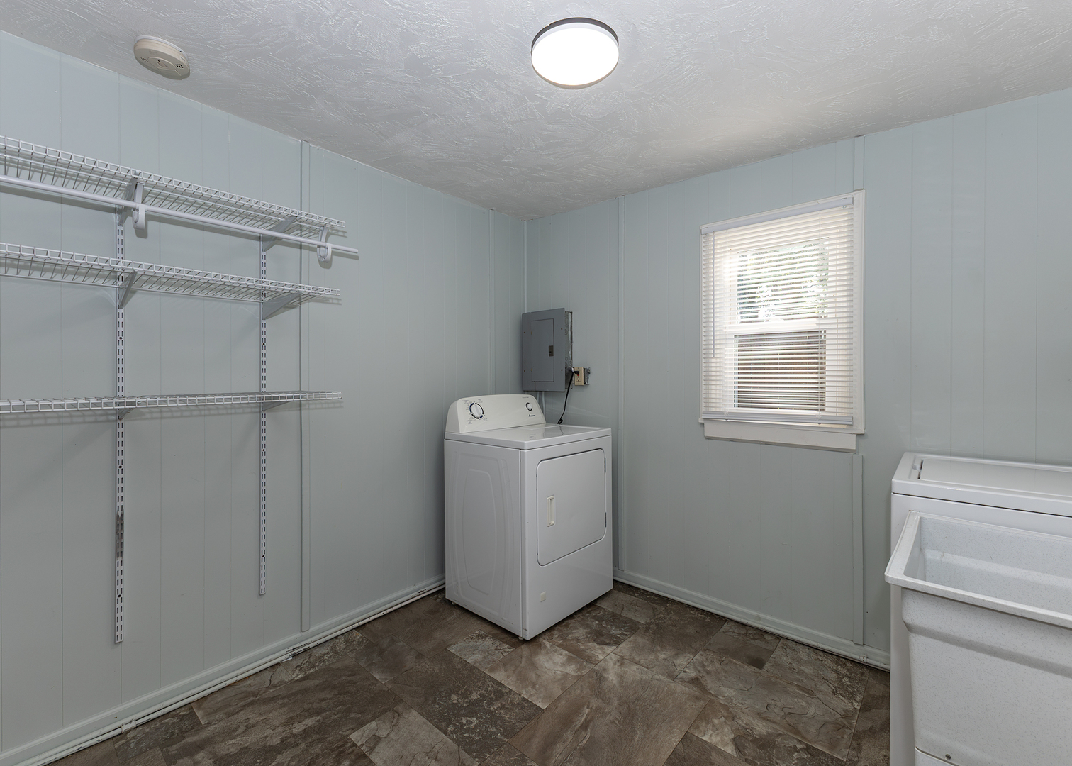 408 10th Avenue Property Photo 11