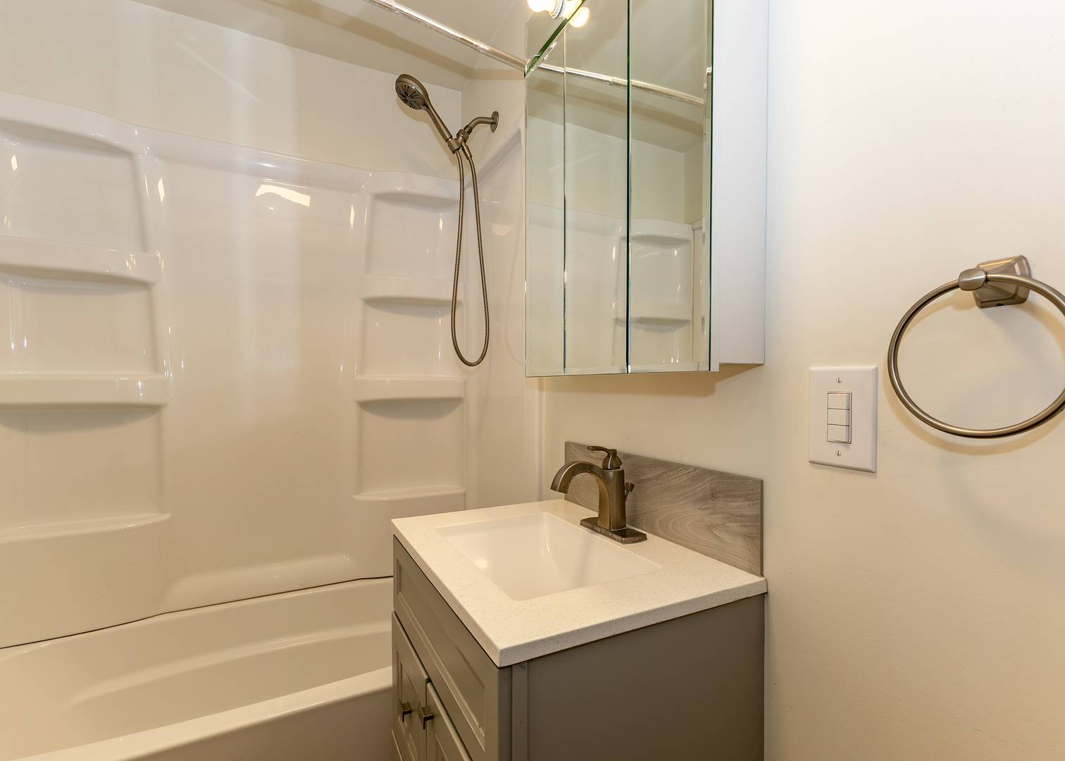 408 10th Avenue Property Photo 16