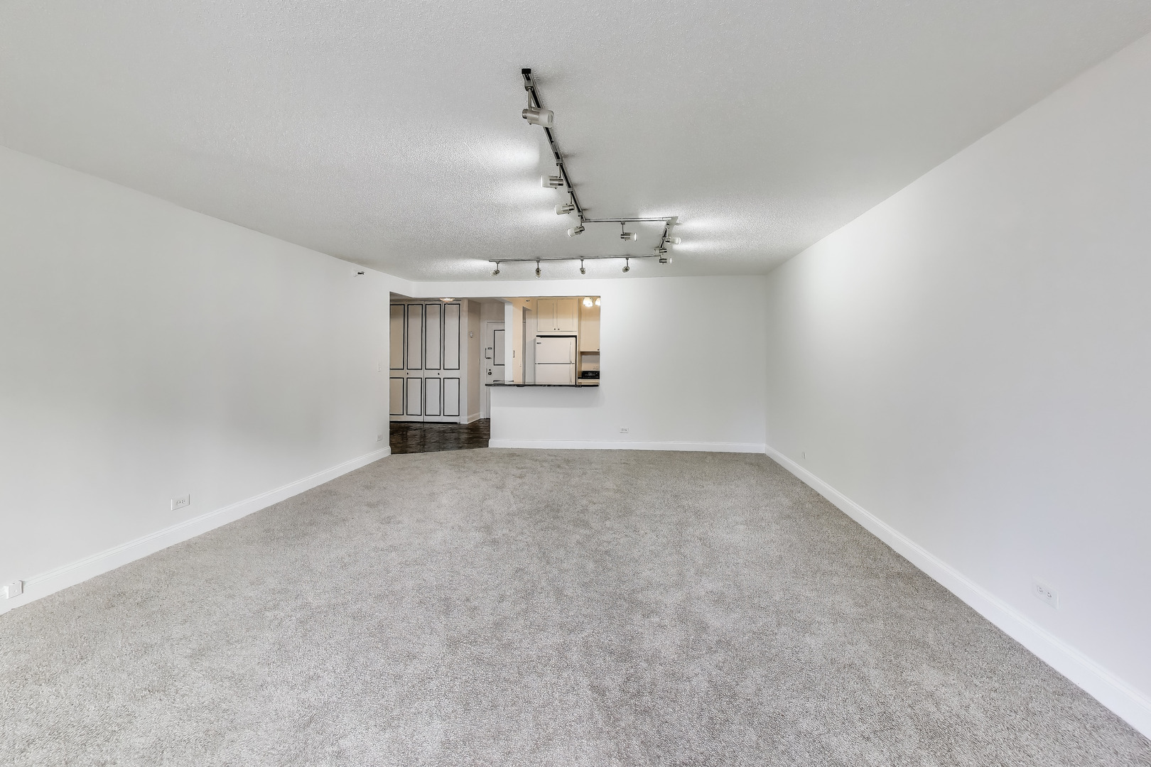 10 E Ontario Street 1303 Property Photo 9