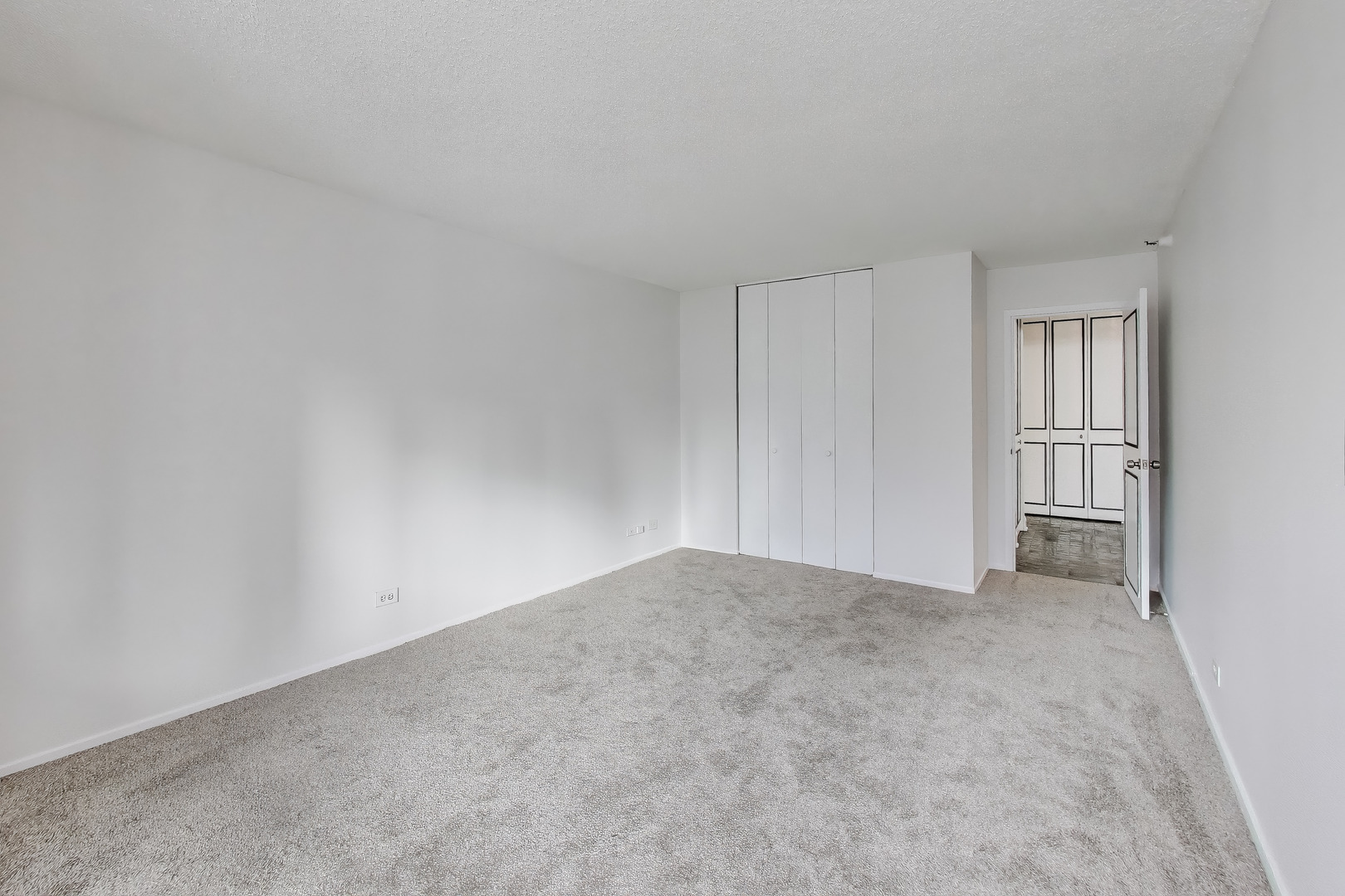 10 E Ontario Street 1303 Property Photo 15