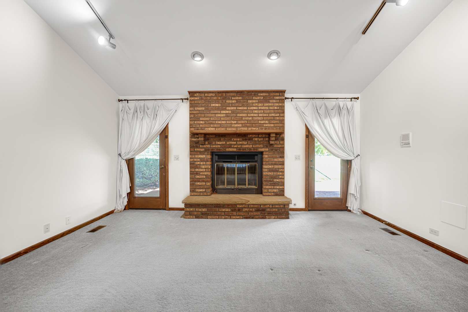 873 Damico Drive Property Photo 10