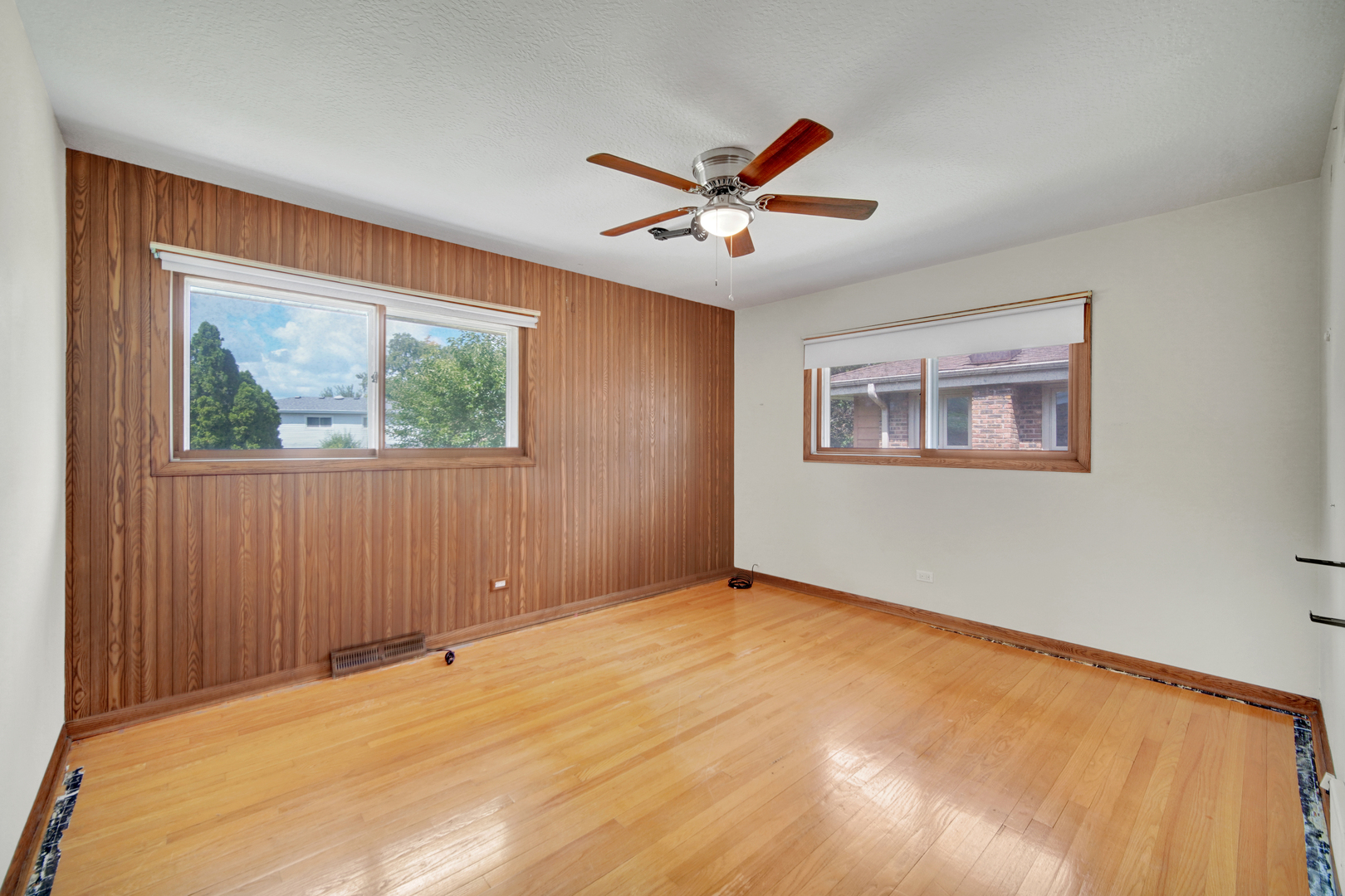 562 N Plamondon Drive Property Photo 12