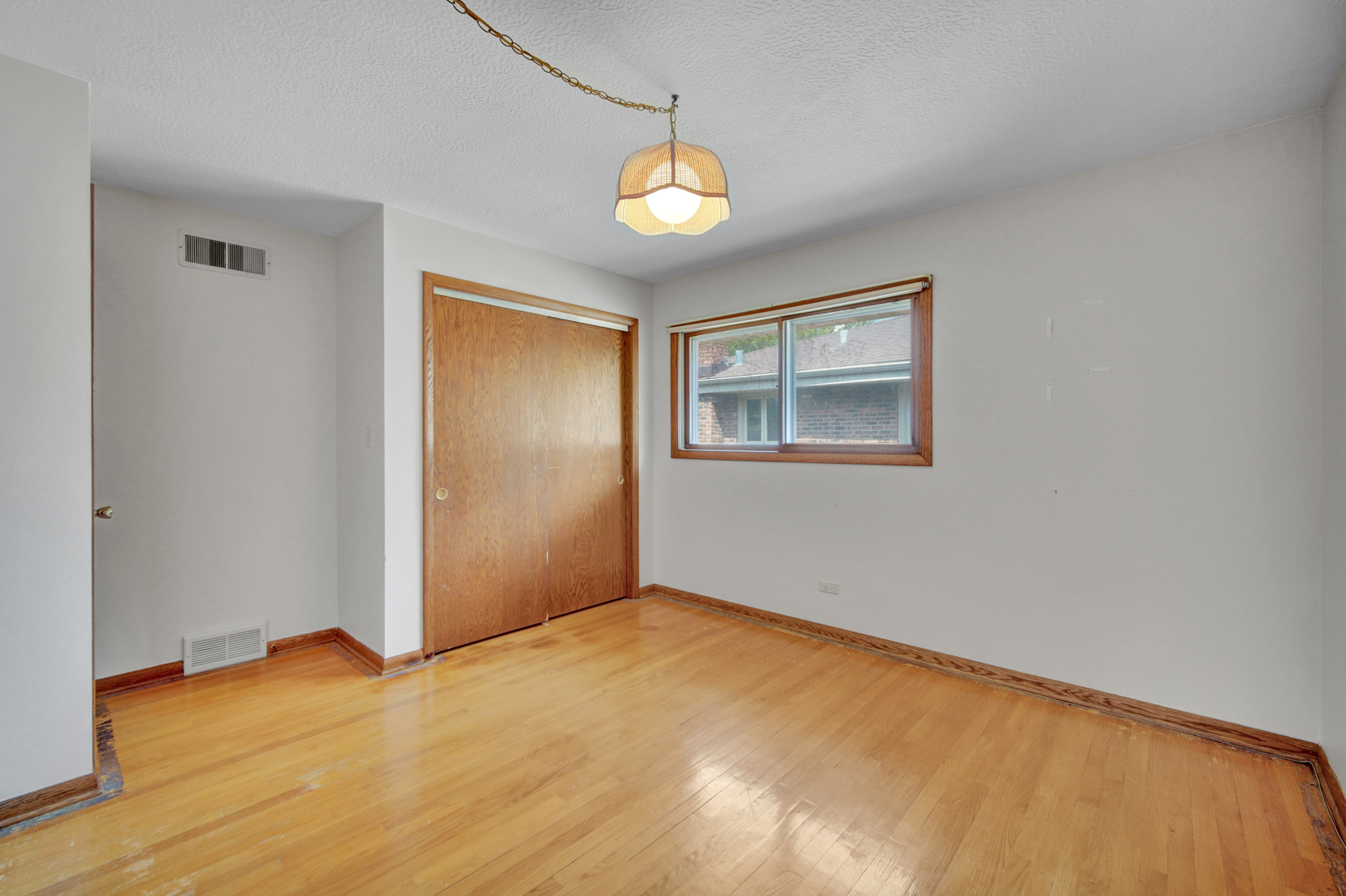 562 N Plamondon Drive Property Photo 14
