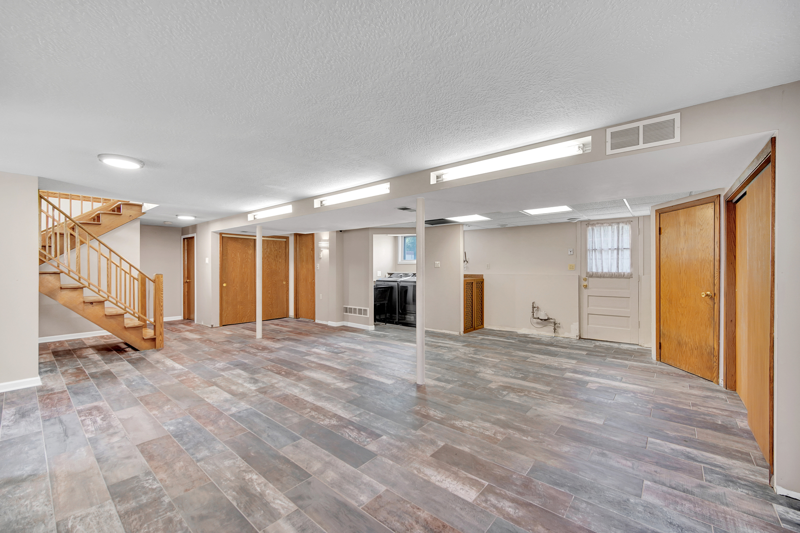 562 N Plamondon Drive Property Photo 17