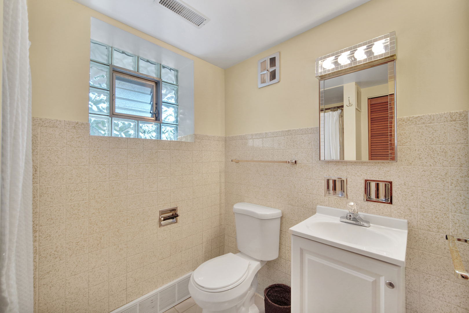 562 N Plamondon Drive Property Photo 22