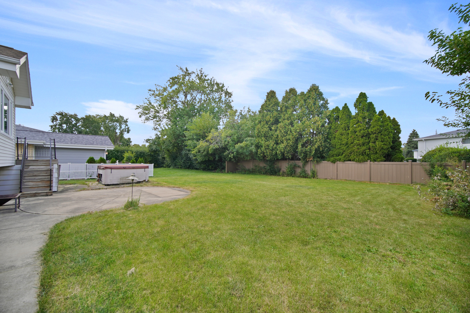 562 N Plamondon Drive Property Photo 26