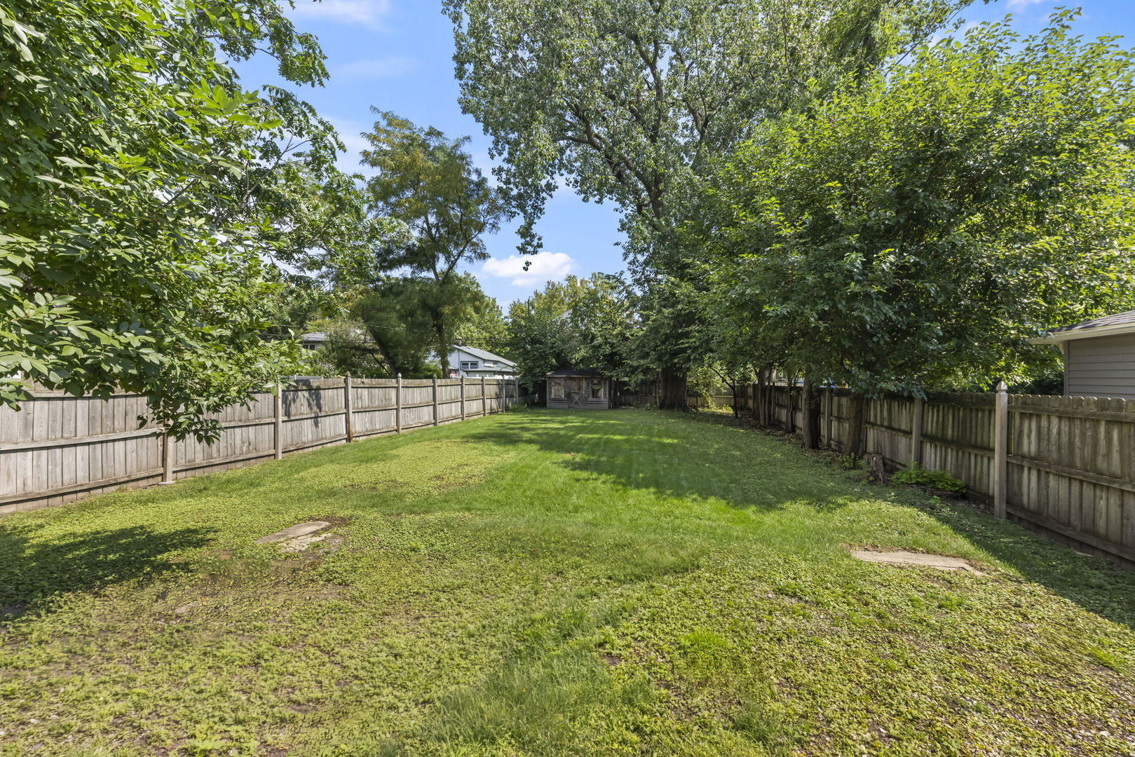 133 N Geneva Avenue Property Photo 28