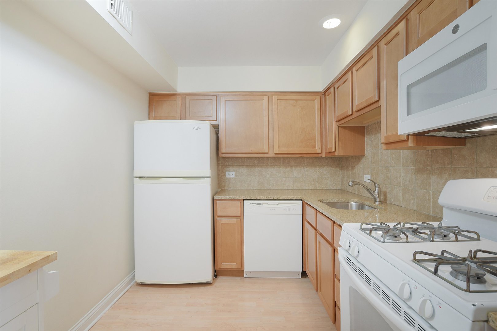 5200 Carriageway Drive 210 Property Photo 4