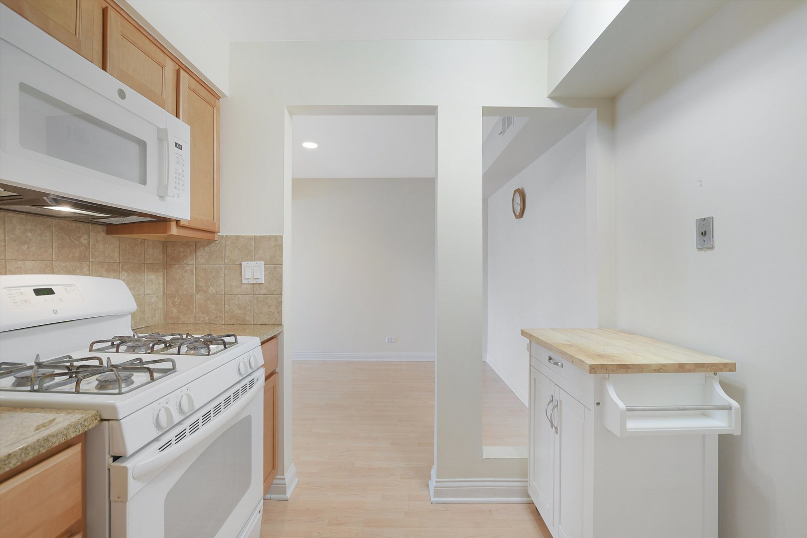 5200 Carriageway Drive 210 Property Photo 5
