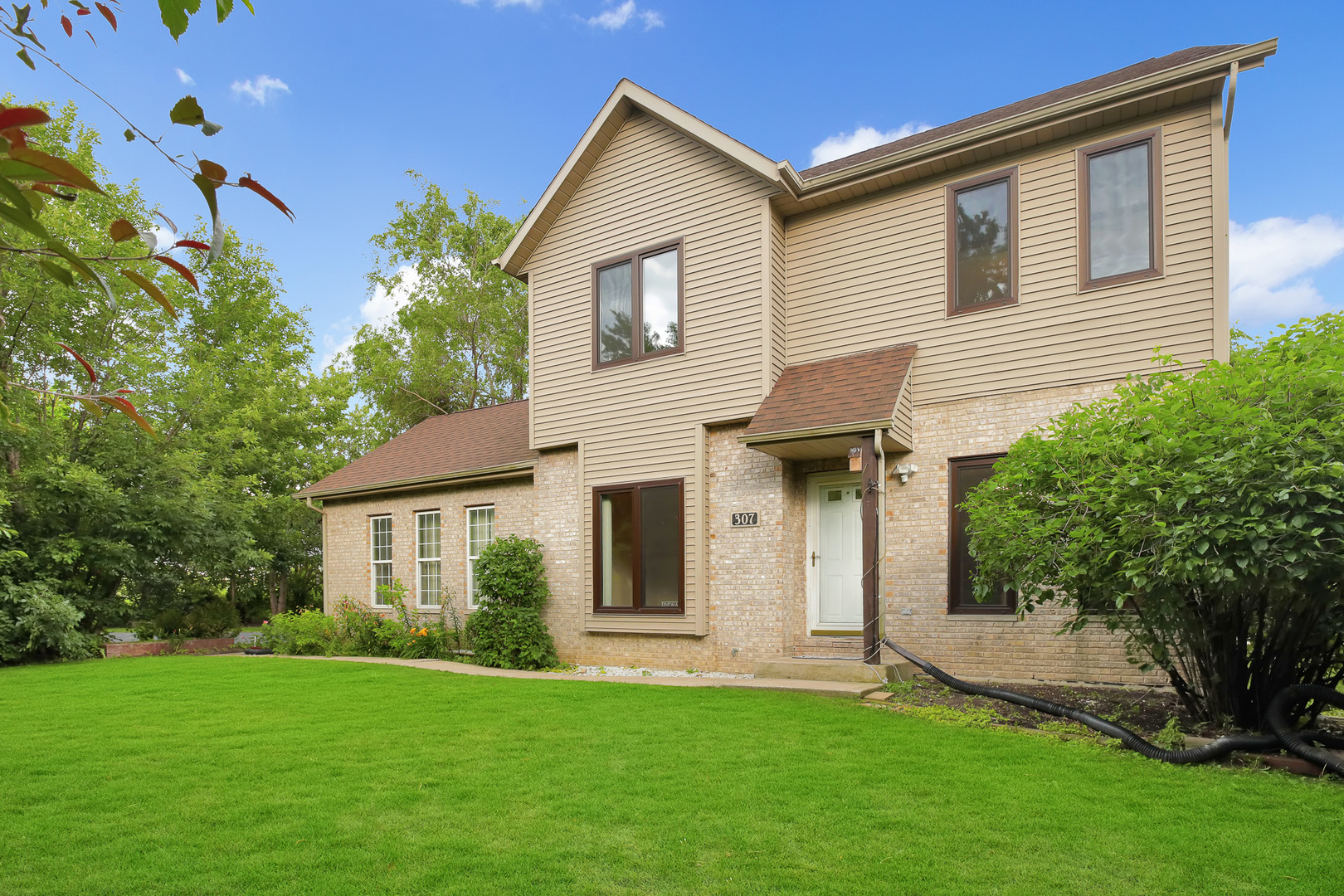 307 Blackstone Avenue Property Photo 3