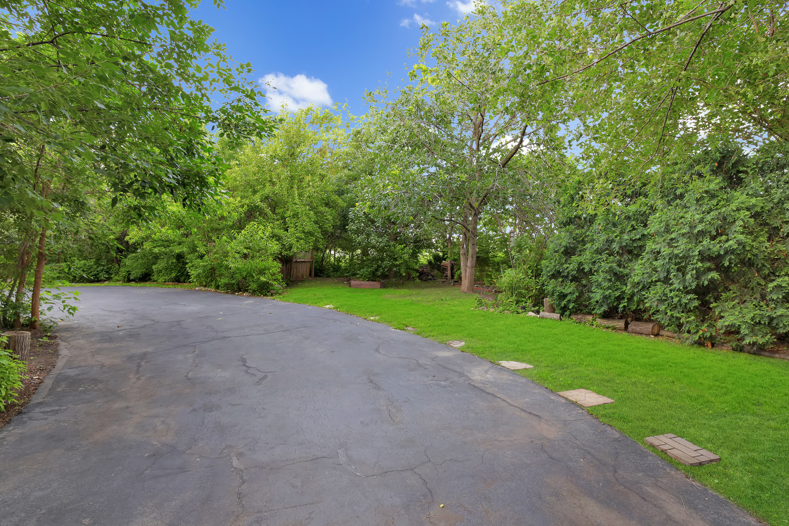 307 Blackstone Avenue Property Photo 6