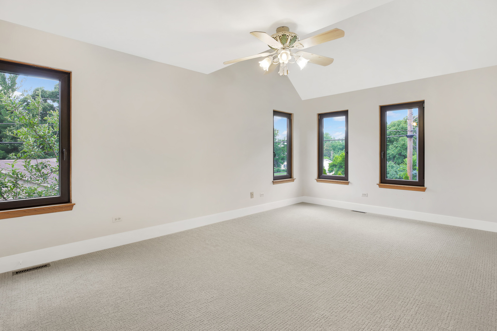 307 Blackstone Avenue Property Photo 17