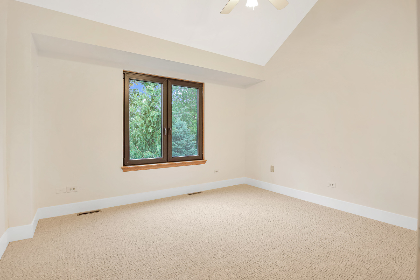 307 Blackstone Avenue Property Photo 25