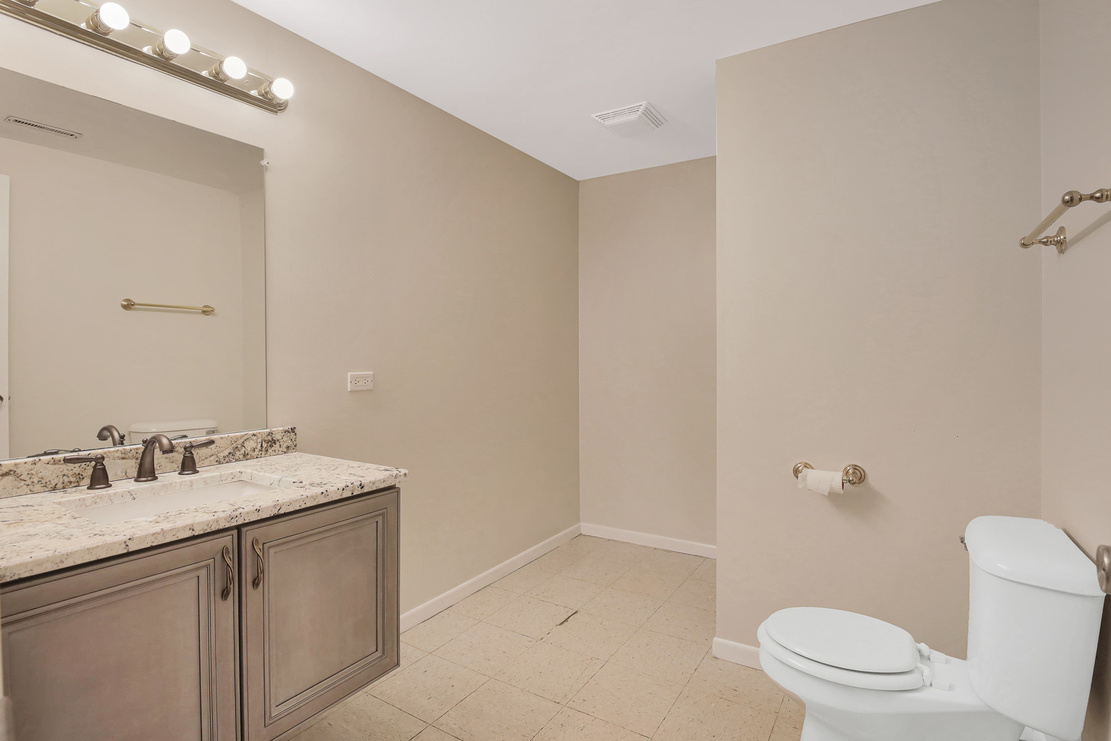 307 Blackstone Avenue Property Photo 30