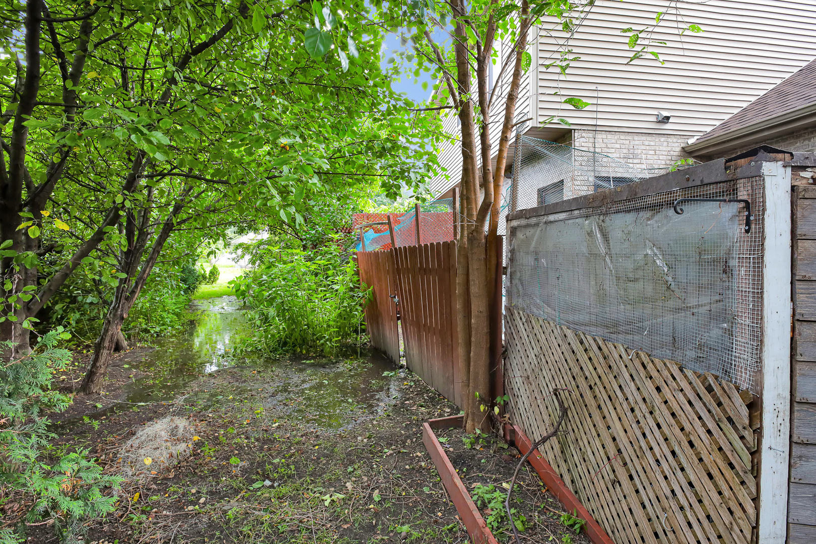307 Blackstone Avenue Property Photo 43