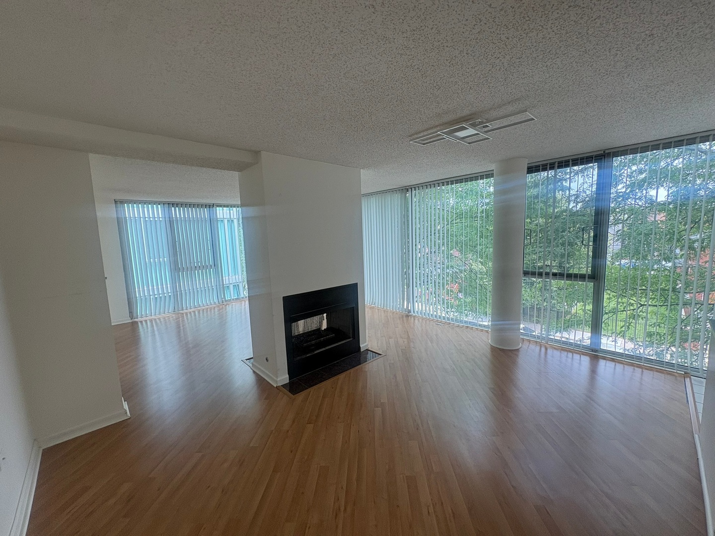 3120 S Indiana Avenue 302 Property Photo 2