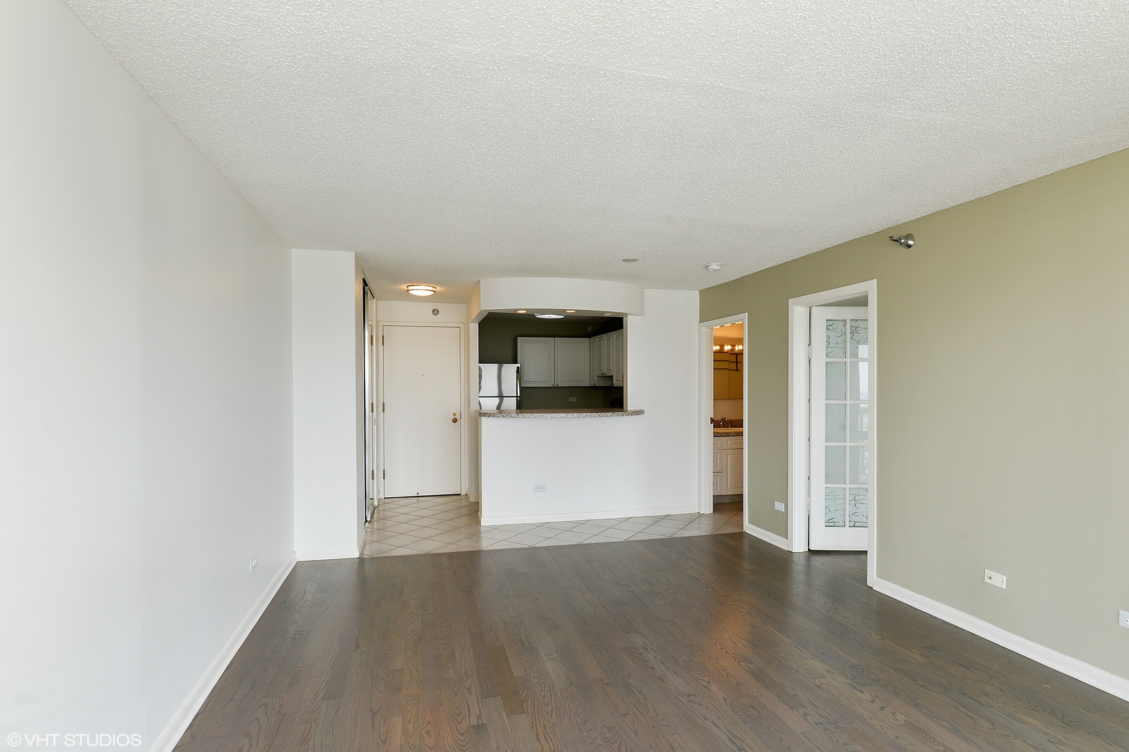 111 W Maple Street 2711 Property Photo 6