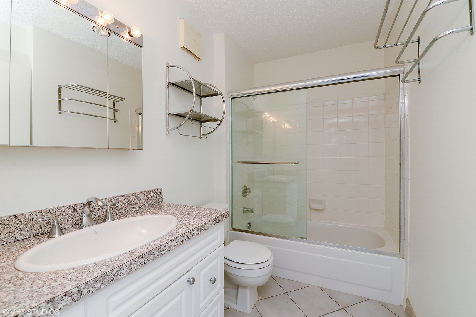 111 W Maple Street 2711 Property Photo 9