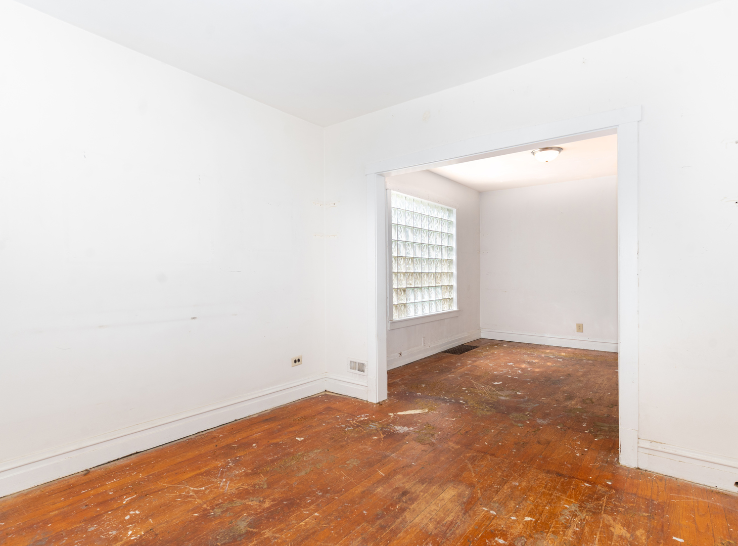 4952 W Ainslie Street Property Photo 4